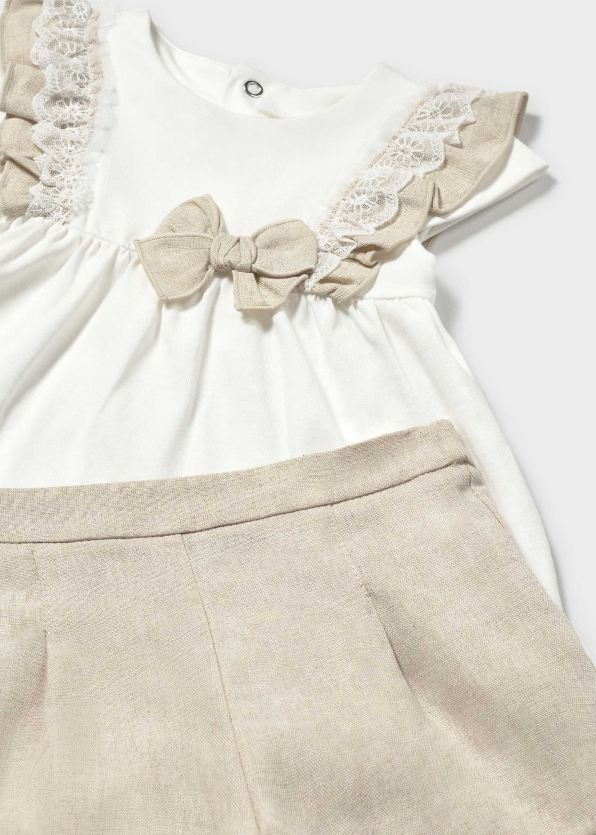 Set kurze Hose und Bluse mit Leinen Baby Set kurze Hose und Bluse mit Leinen Baby