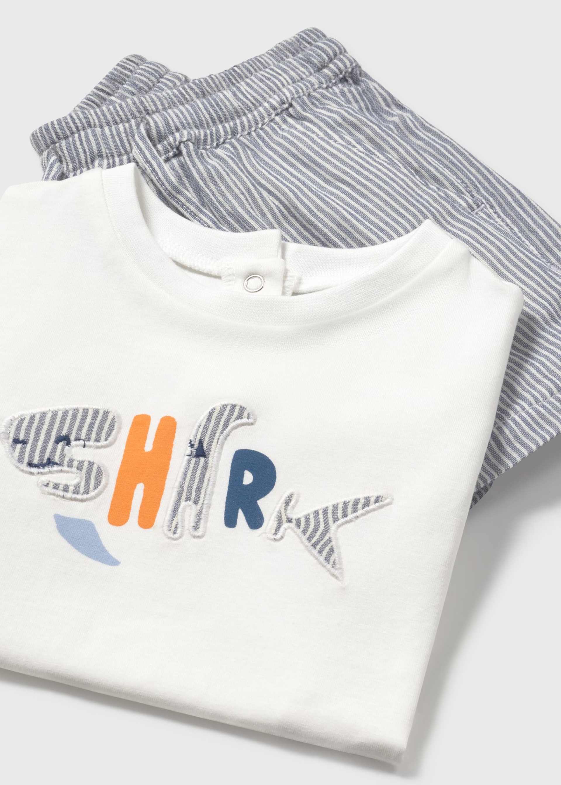 Conjunto bermuda y camiseta tiburón bebé Conjunto bermuda y camiseta tiburón bebé