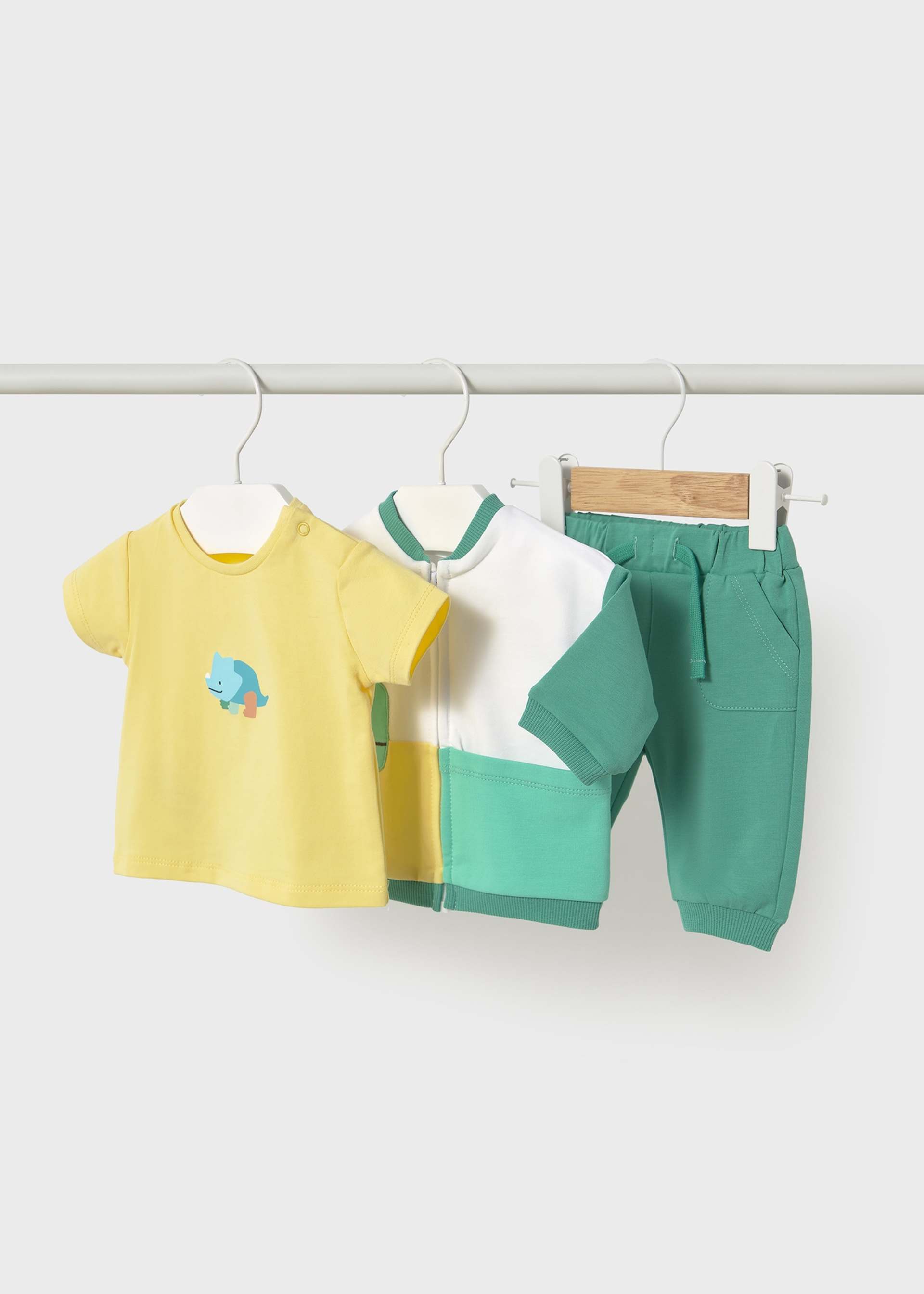 Newborn Tracksuit with Animal T-Shirt Newborn Tracksuit with Animal T-Shirt