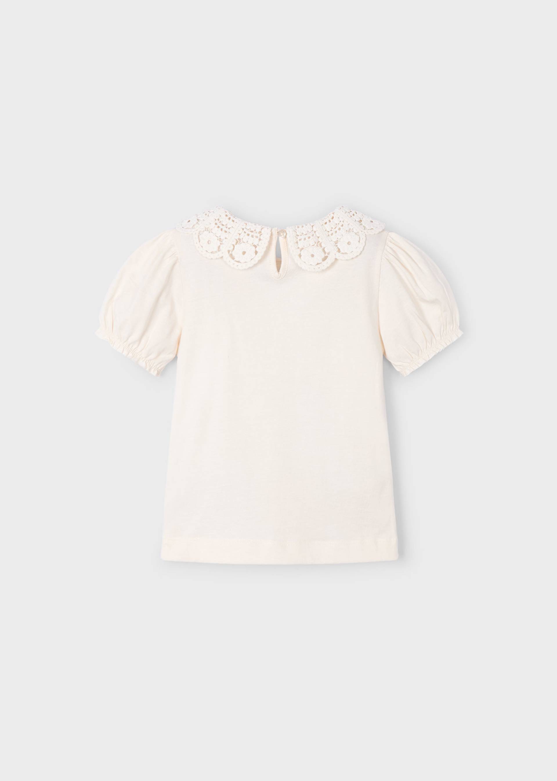 Camiseta cuello croché niña