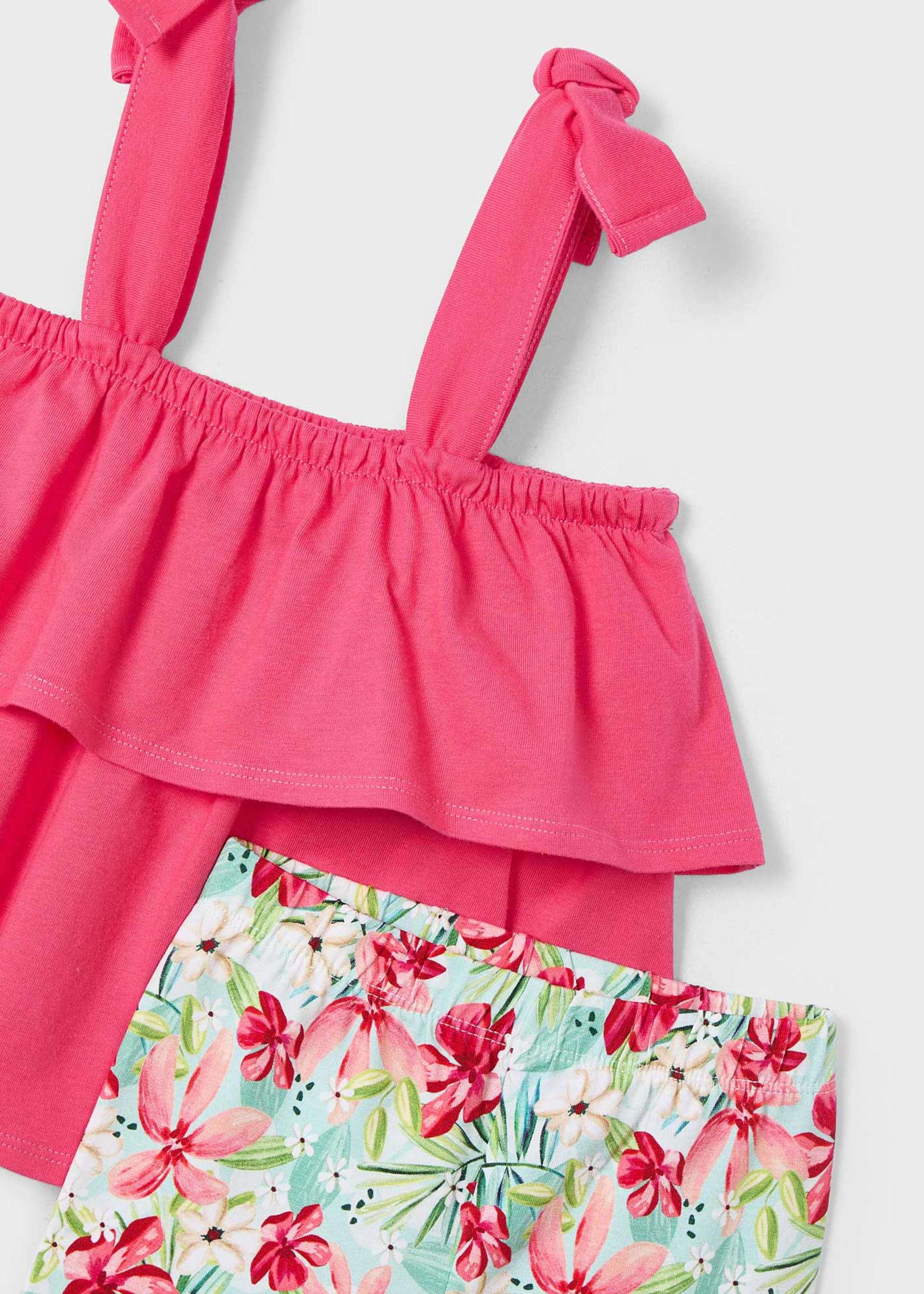 Girl cropped leggings and ruffle top set Girl cropped leggings and ruffle top set