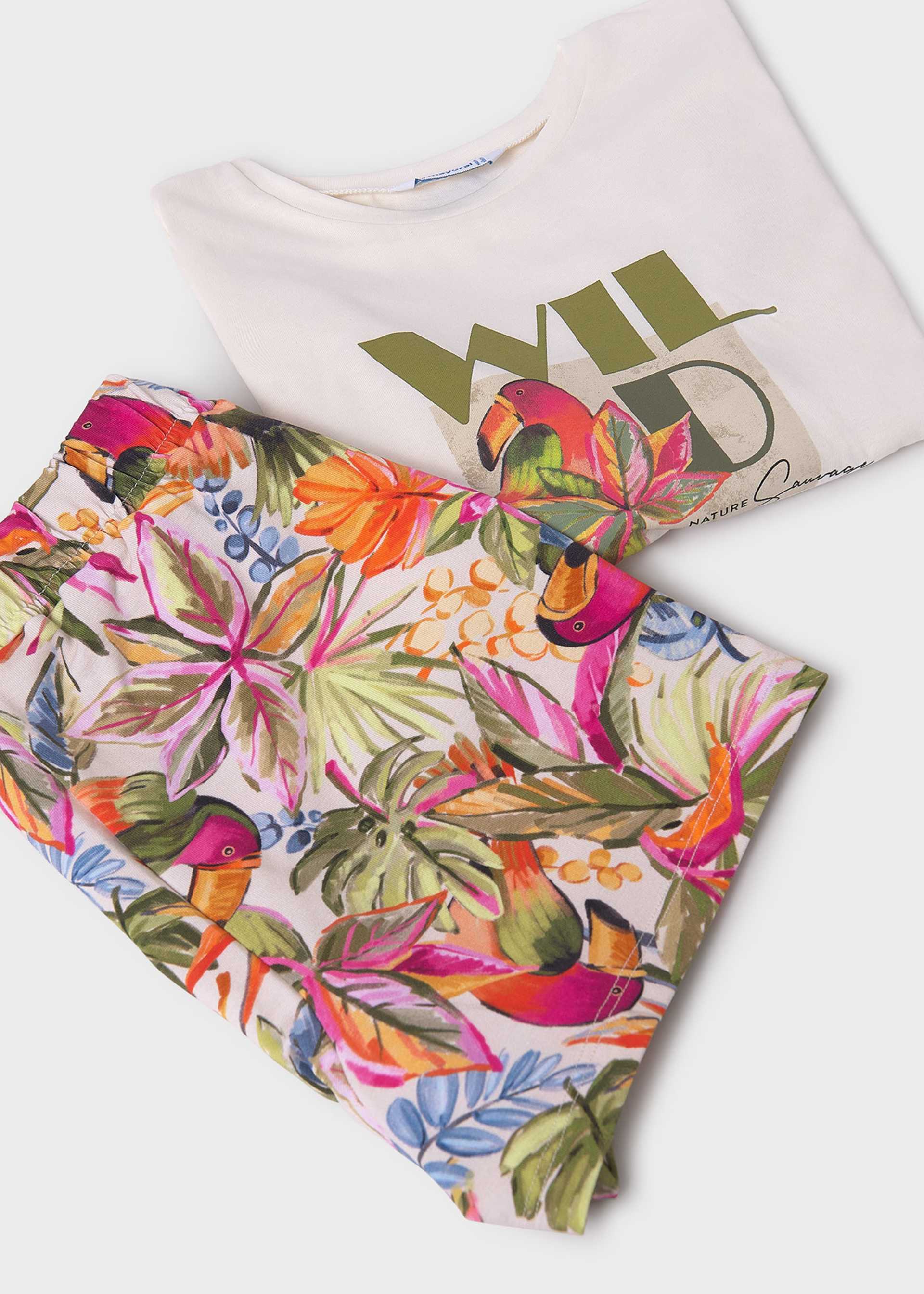 Комплект къс панталон и тениска с графика за момиче Комплект къс панталон и тениска с графика за момиче