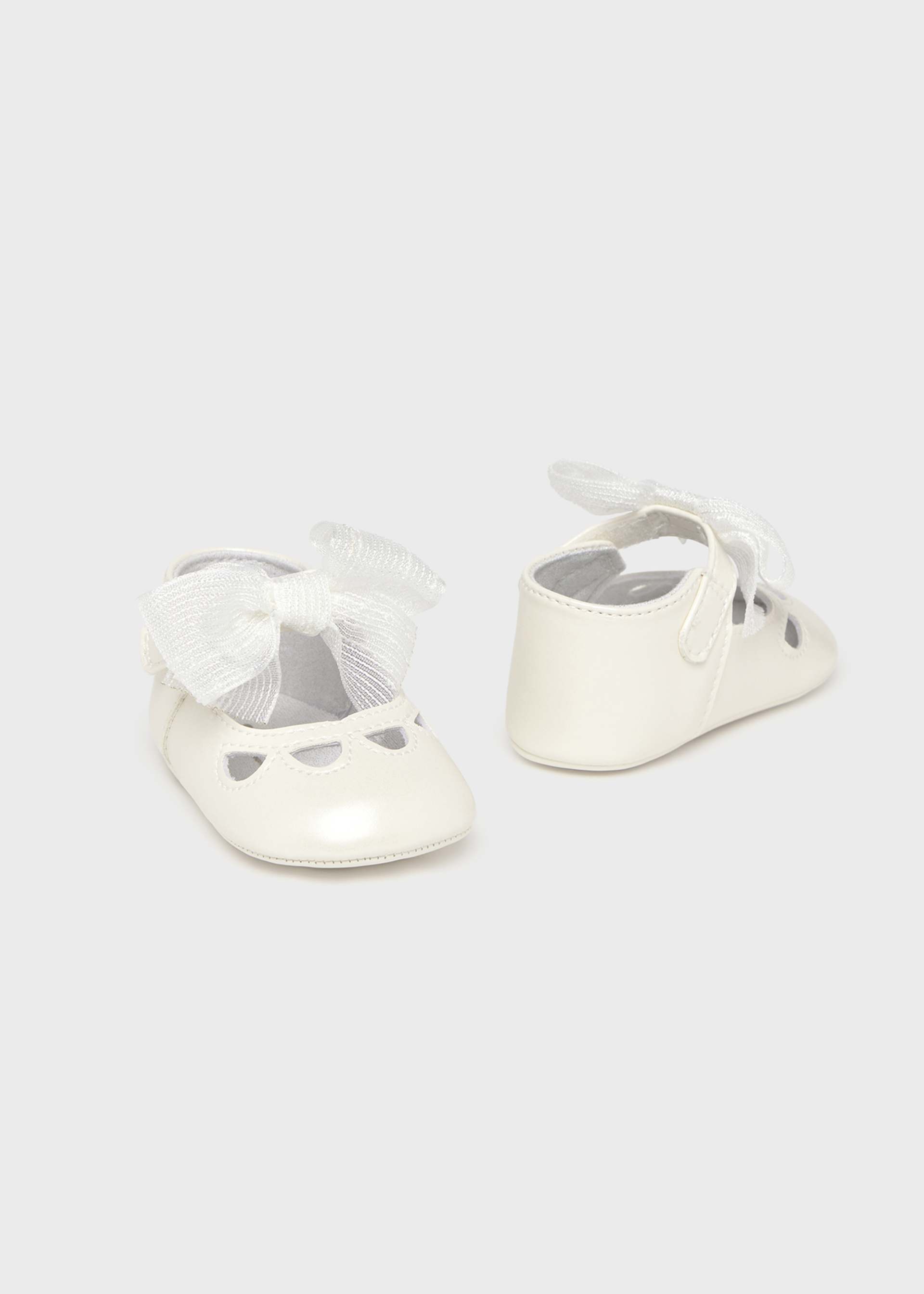 Newborn girl bow Mary Janes Newborn girl bow Mary Janes