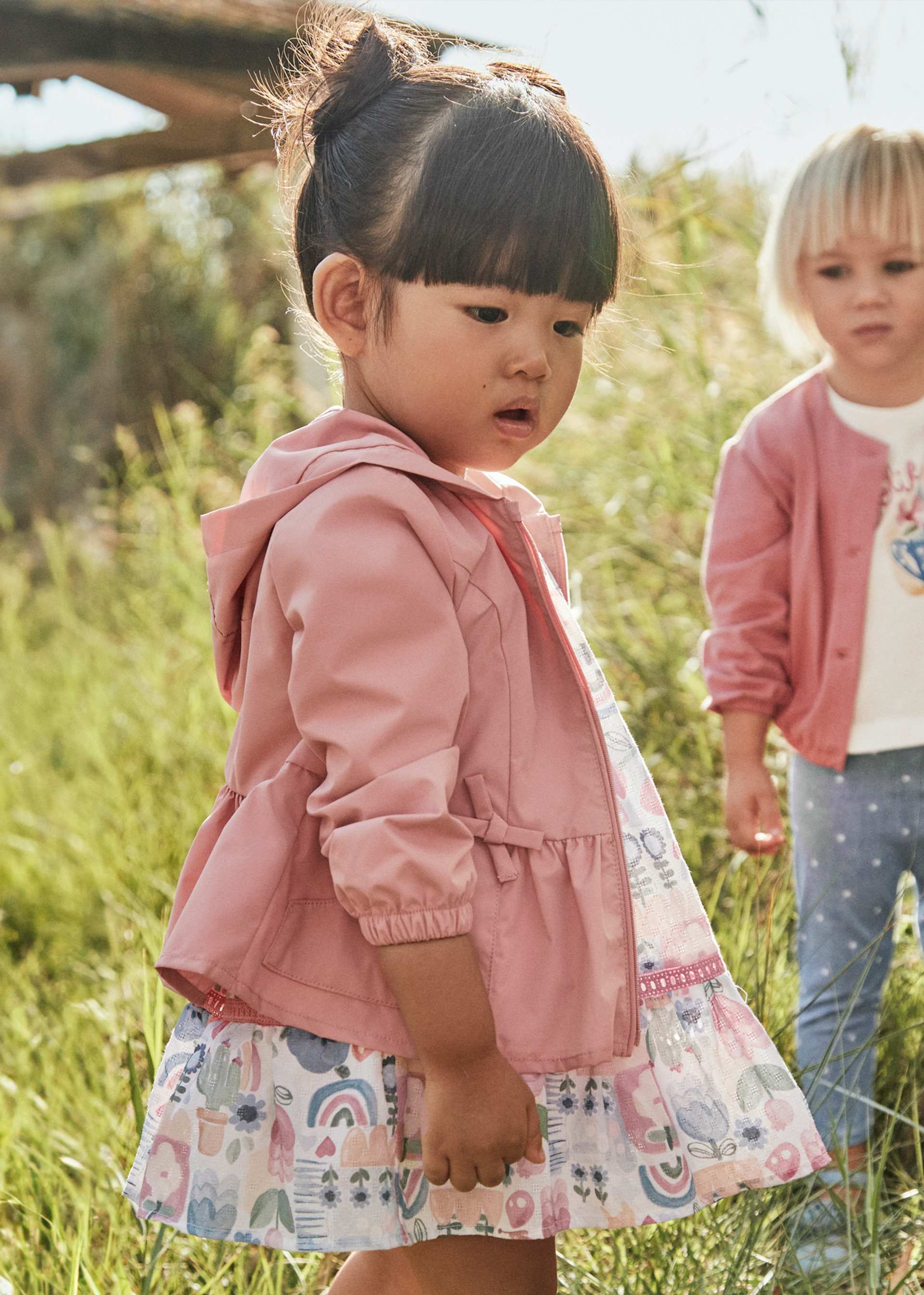 Przejściowa kurtka niemowlęca z kapturem