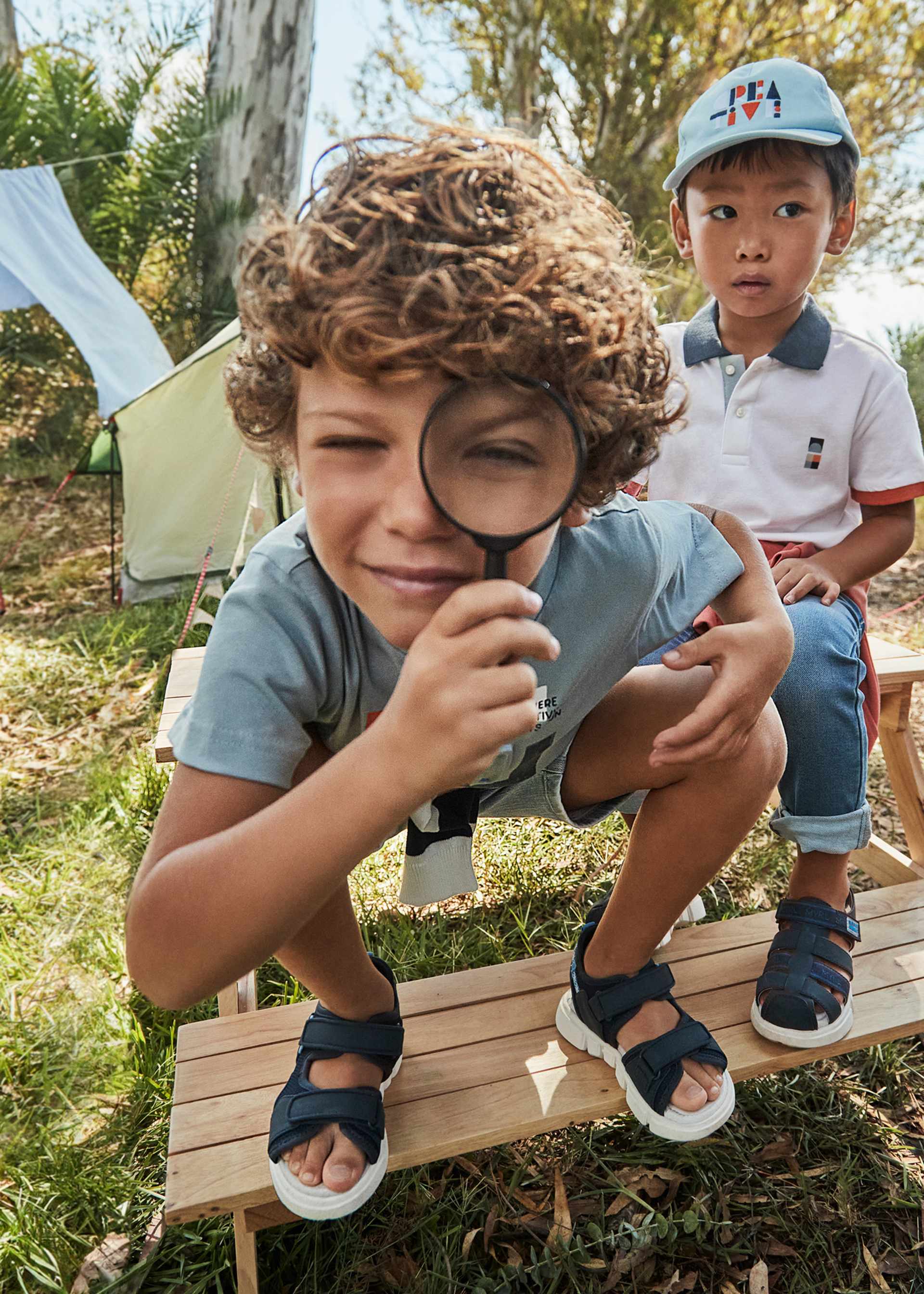 T-shirt letra relevo menino