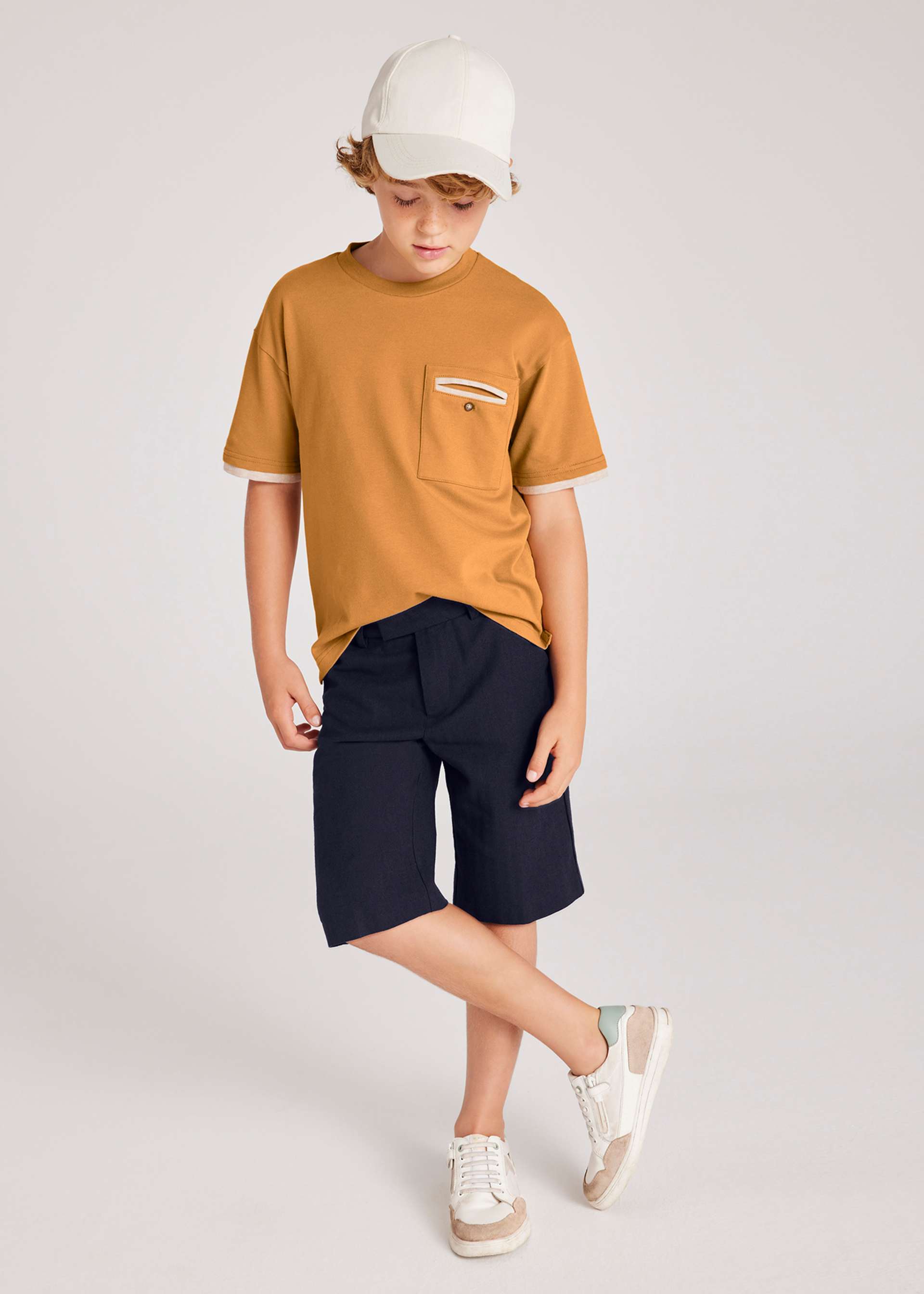 Boy tailored linen shorts