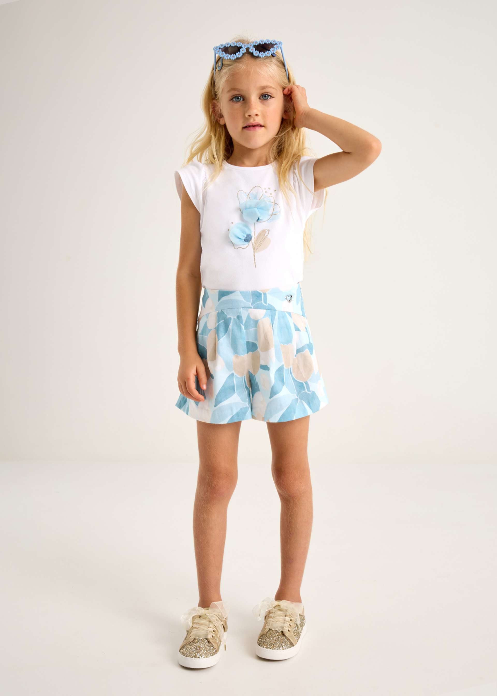 Girl Embossed Flower T-Shirt Girl Embossed Flower T-Shirt