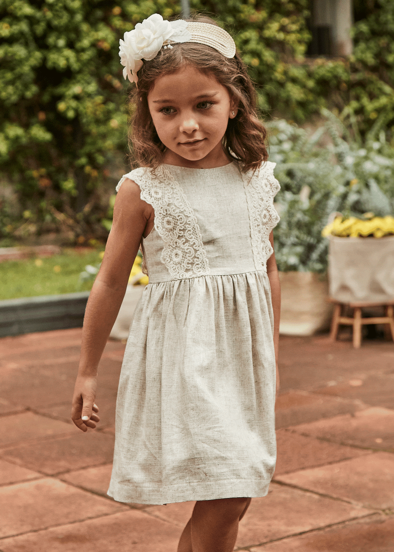 Girl embroidered detail linen dress Girl embroidered detail linen dress