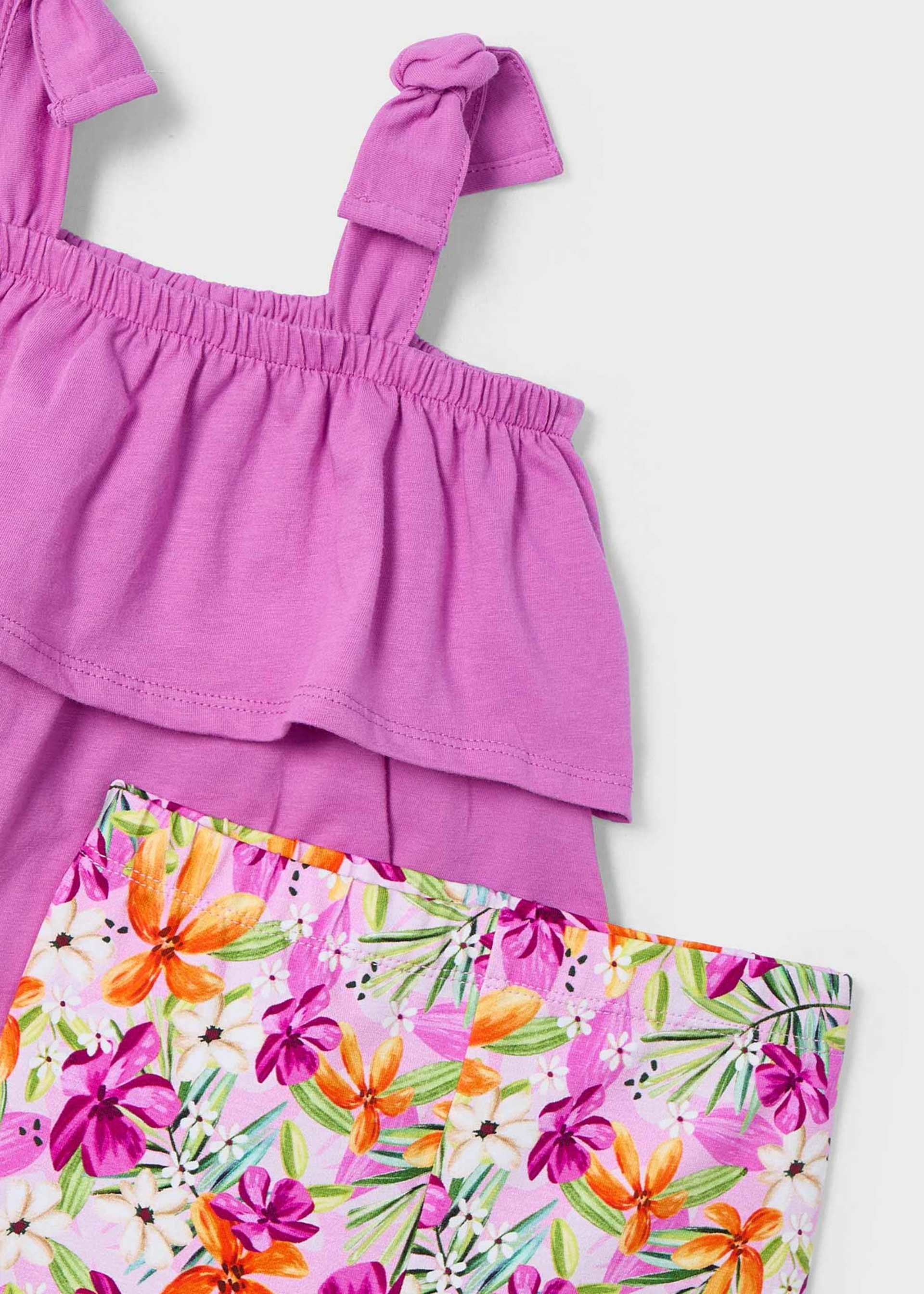 Girl Capri Leggings and Ruffle T-Shirt Set Girl Capri Leggings and Ruffle T-Shirt Set