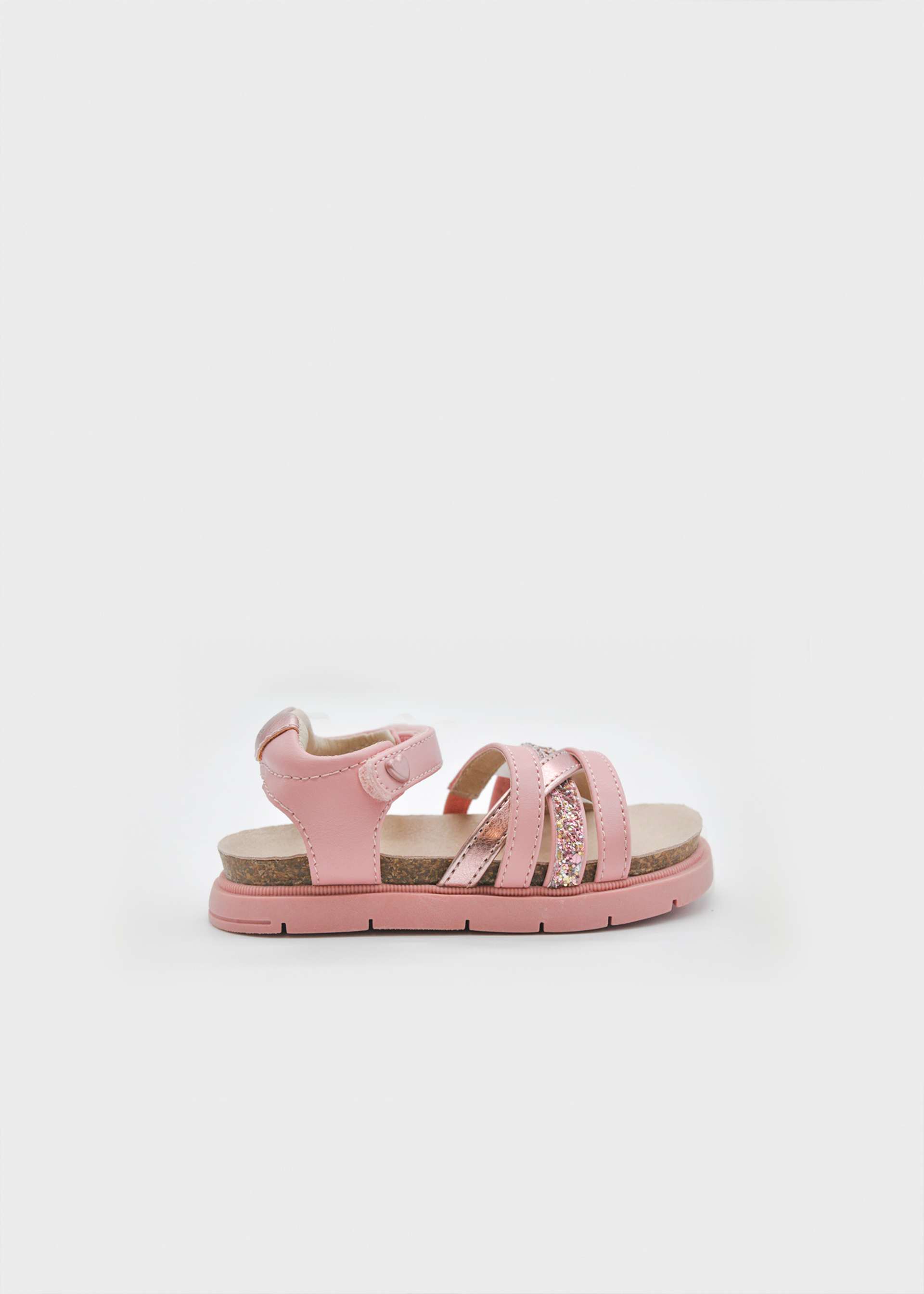 Baby sandals with serrated sole Baby sandals with serrated sole