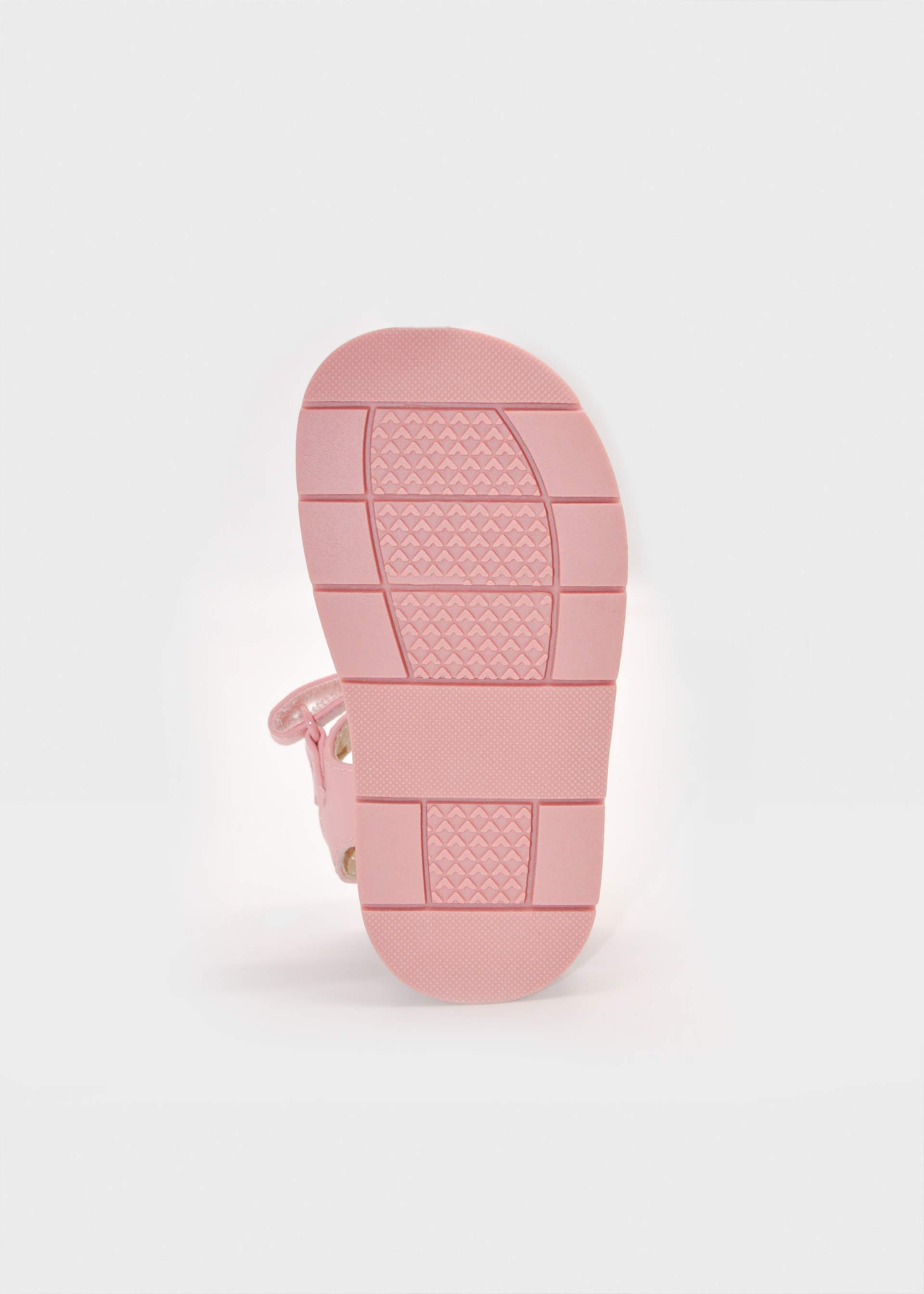 Baby sandals with serrated sole Baby sandals with serrated sole