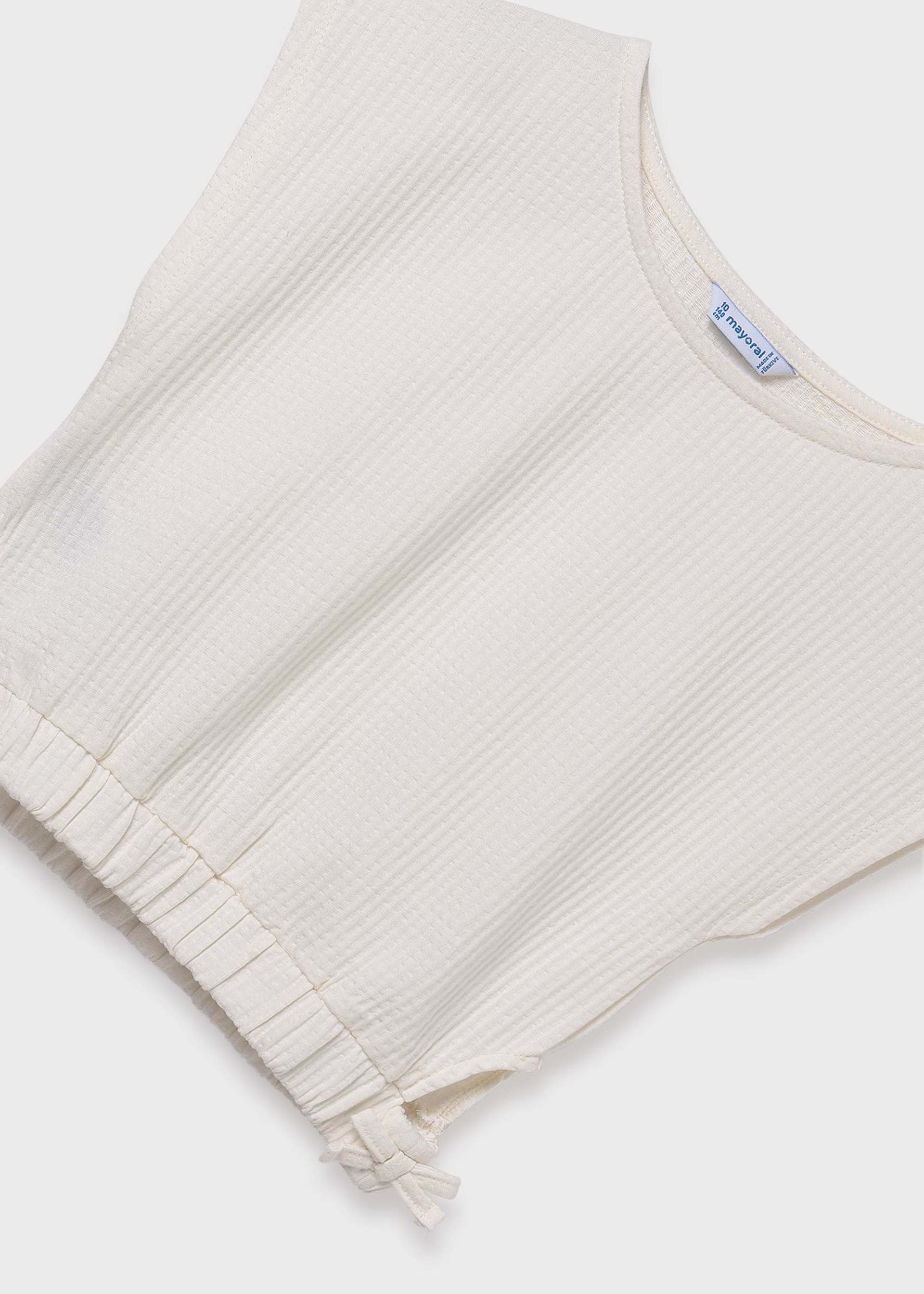 Tricou taieturi laterale fata Tricou taieturi laterale fata