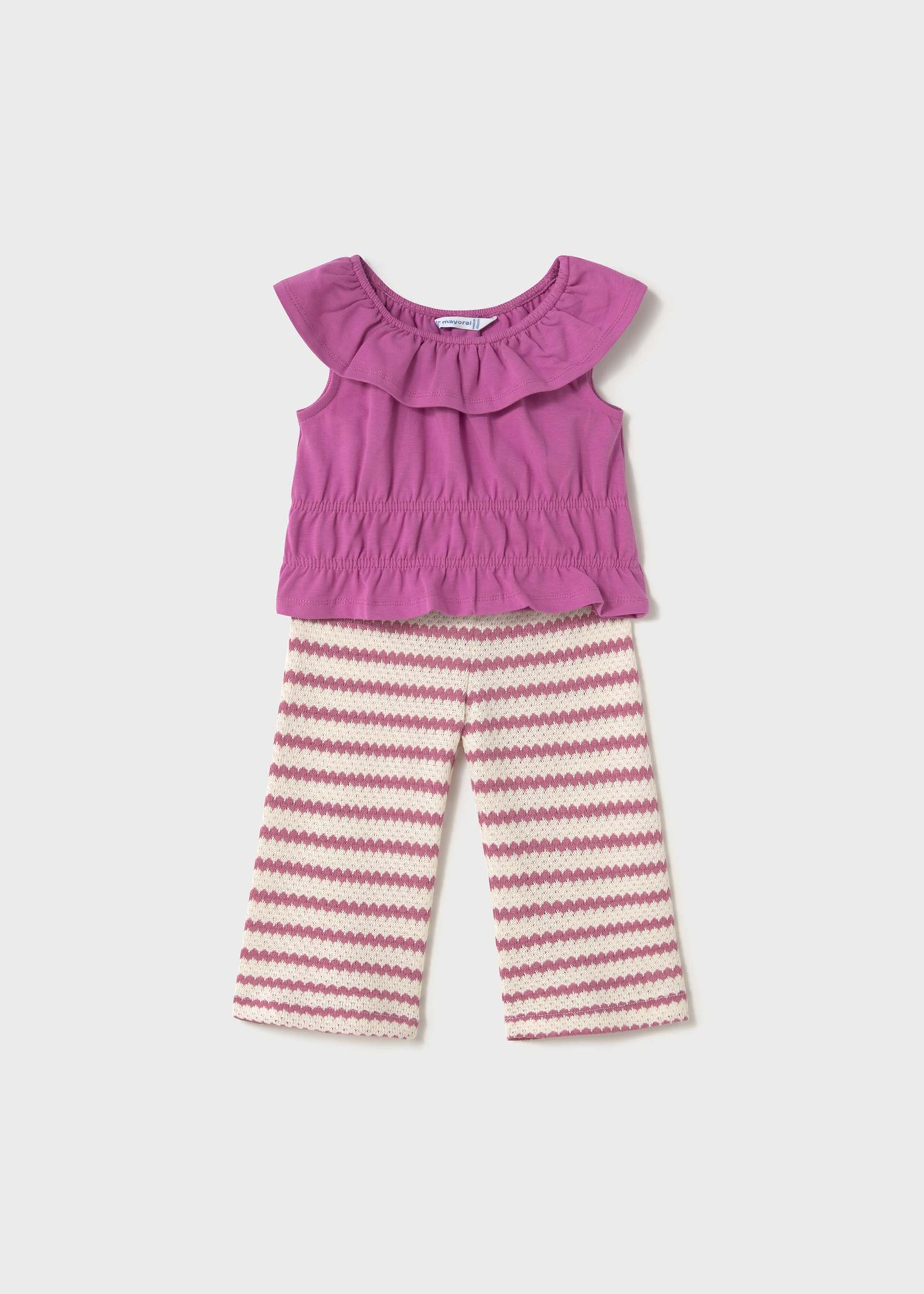 Conjunto pantalón croché y top bebé Conjunto pantalón croché y top bebé