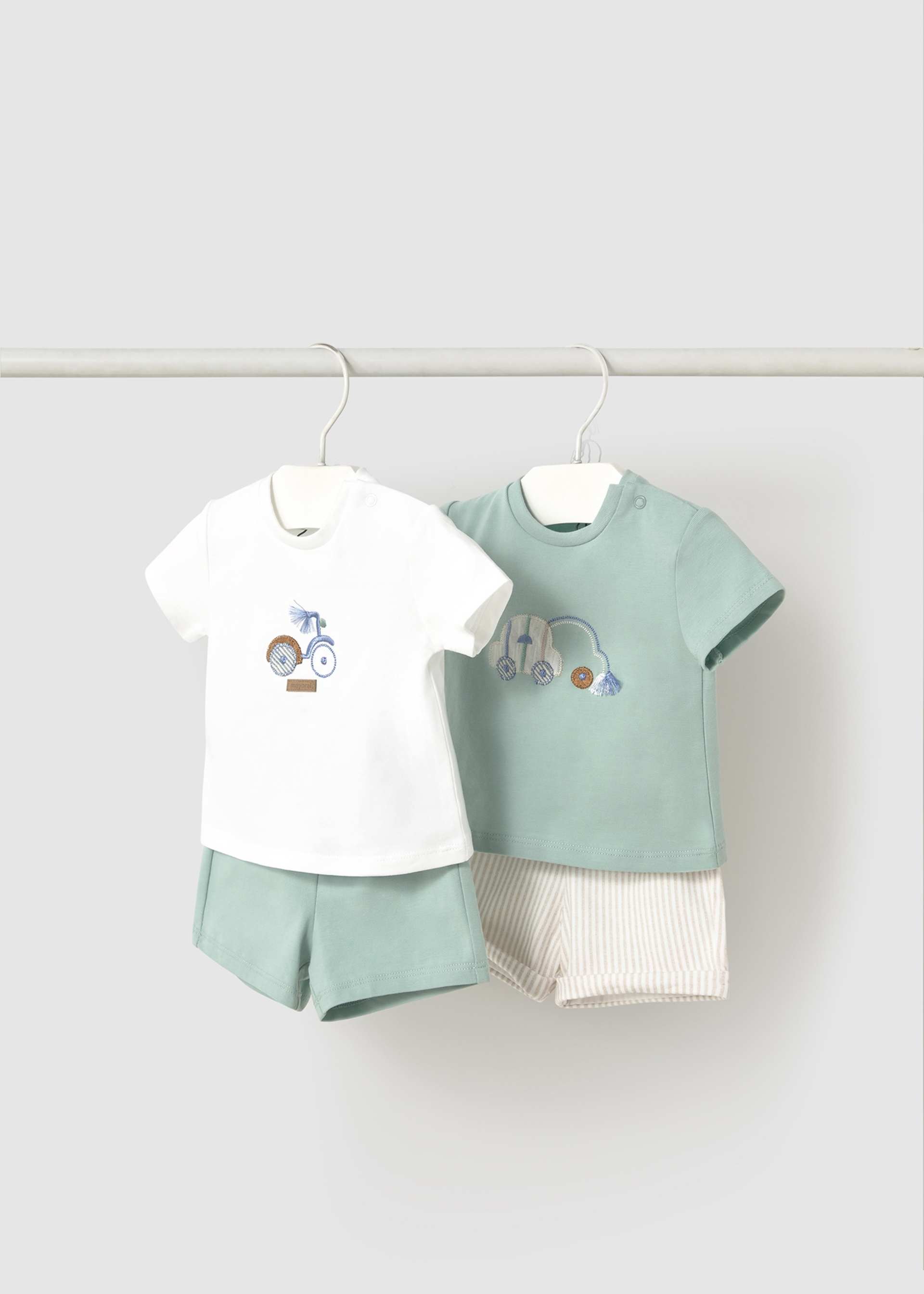 Conjunto 4 piezas pantalón corto recién nacido Conjunto 4 piezas pantalón corto recién nacido