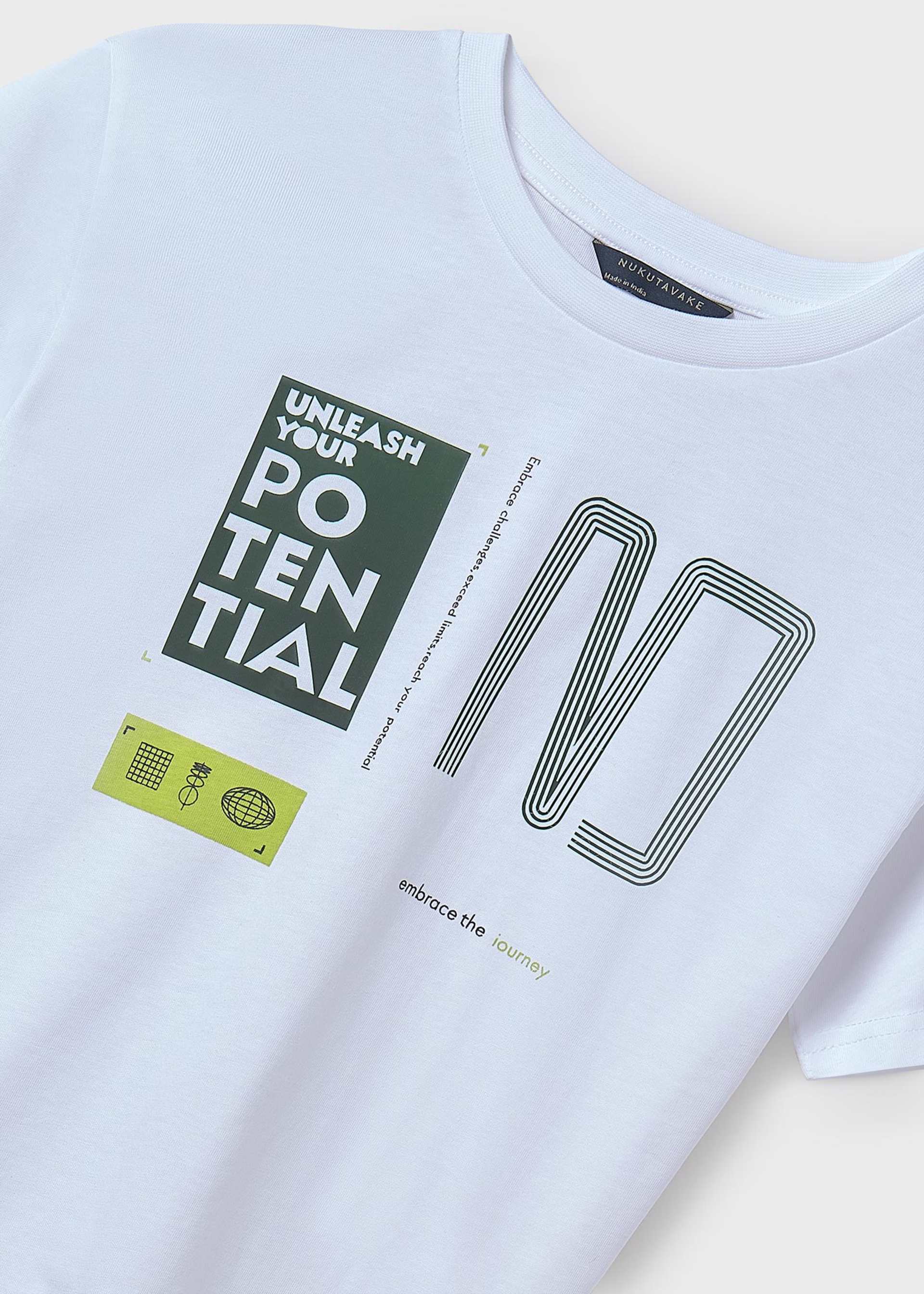 Boy colour changing graphic t-shirt Boy colour changing graphic t-shirt