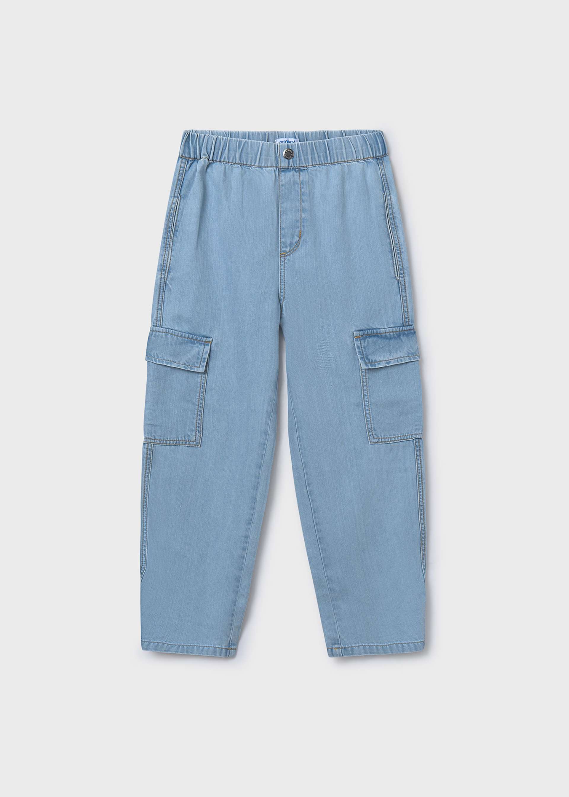 Girl loose fitted jeans