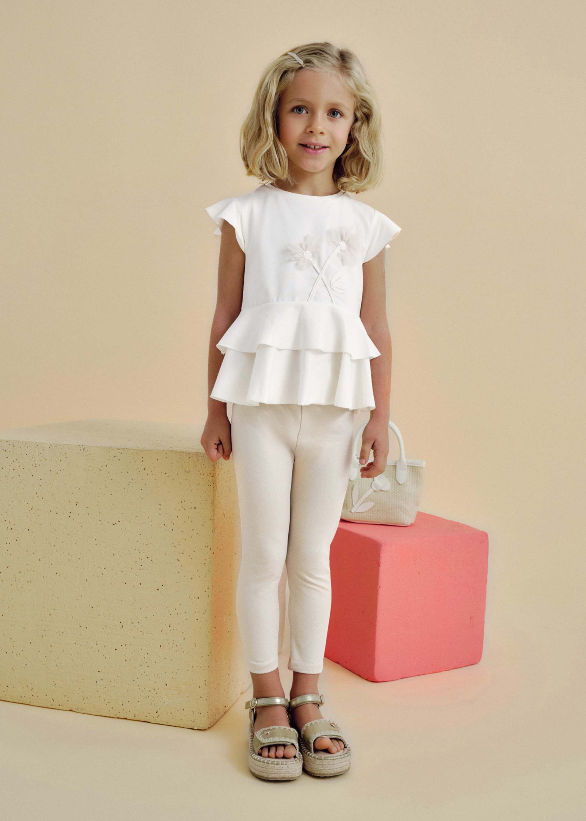 Girl leggings and flower top set Girl leggings and flower top set