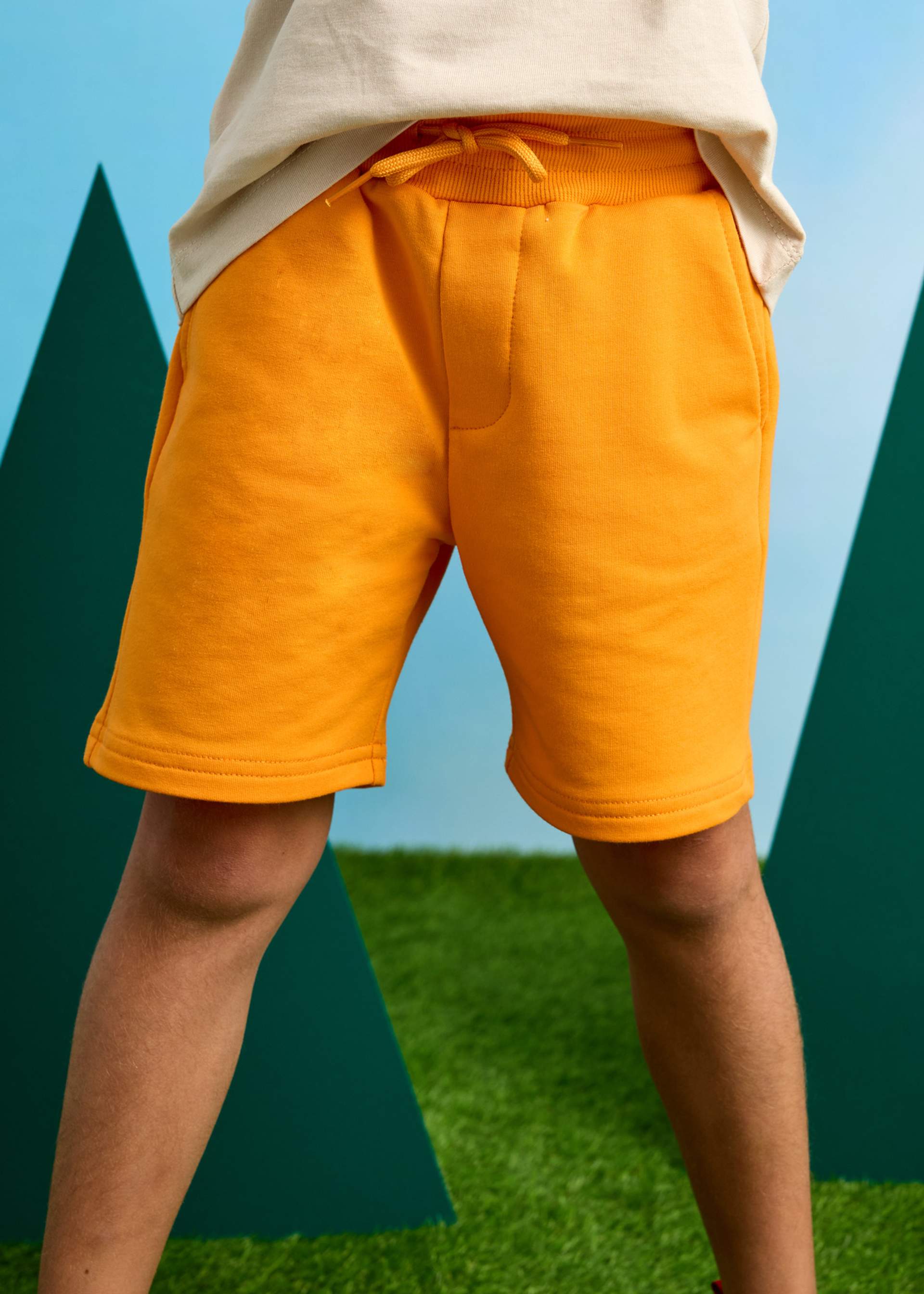 Boy basic sporty shorts