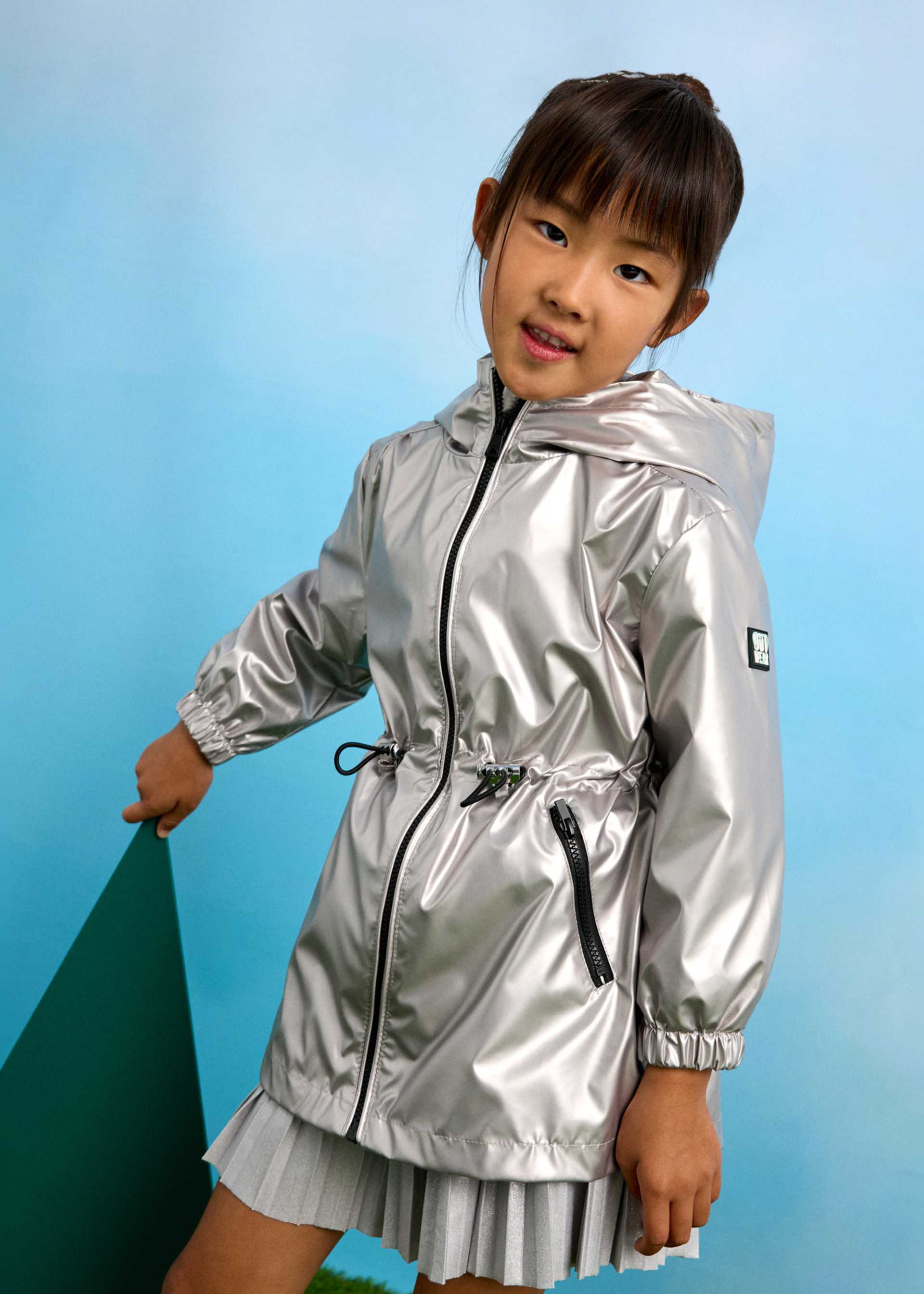 Girl hooded windbreaker