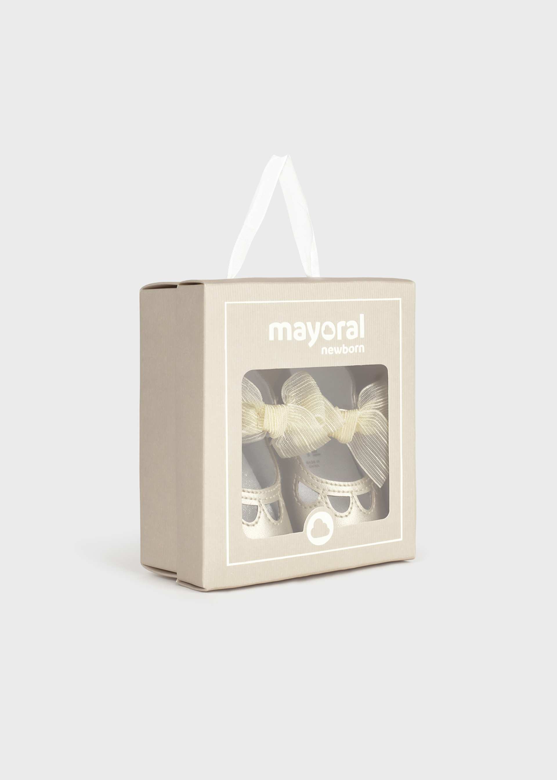 Eleganckie lakierki z kokardką dla maluszka