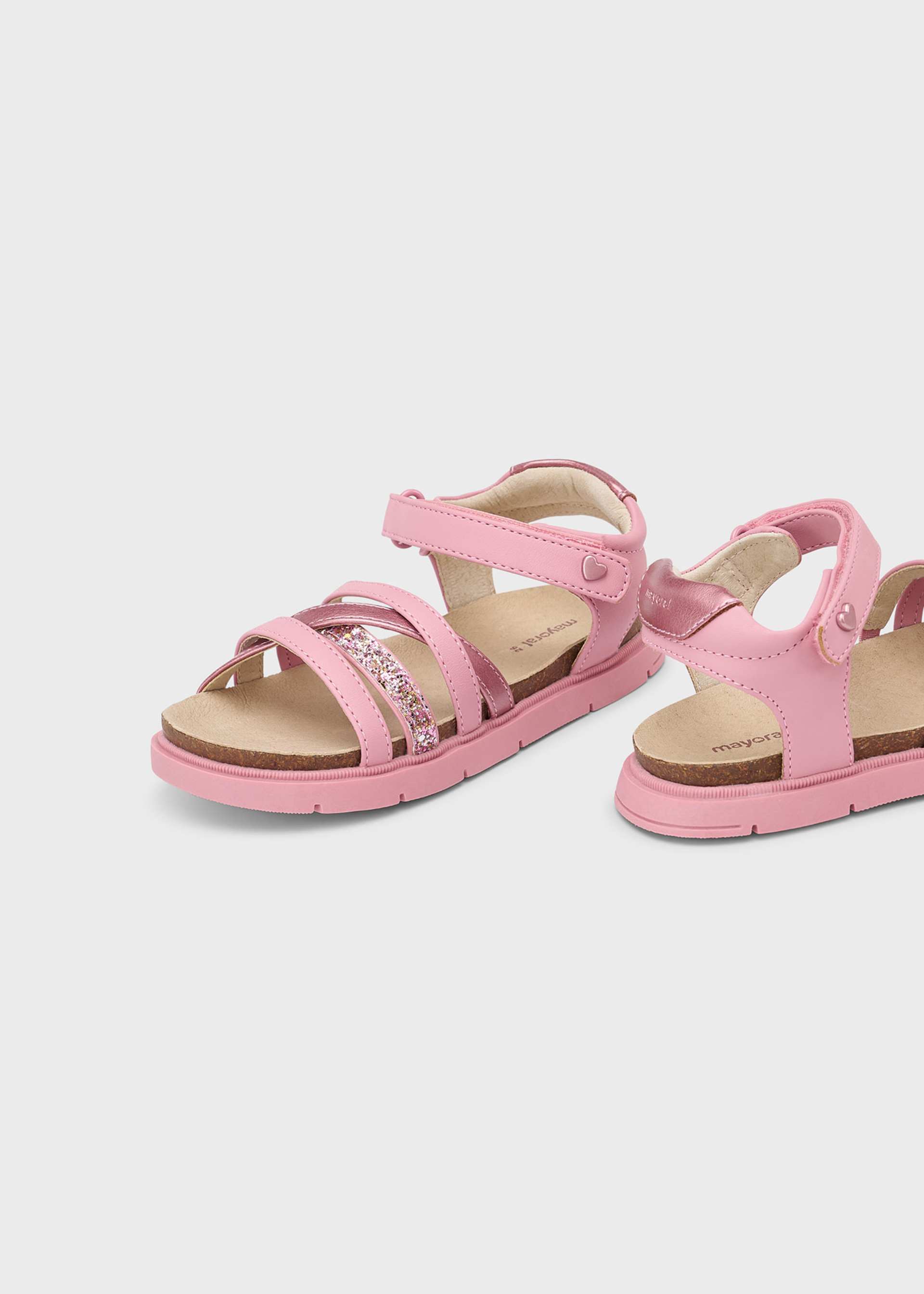 Girl sandals with serrated sole Girl sandals with serrated sole