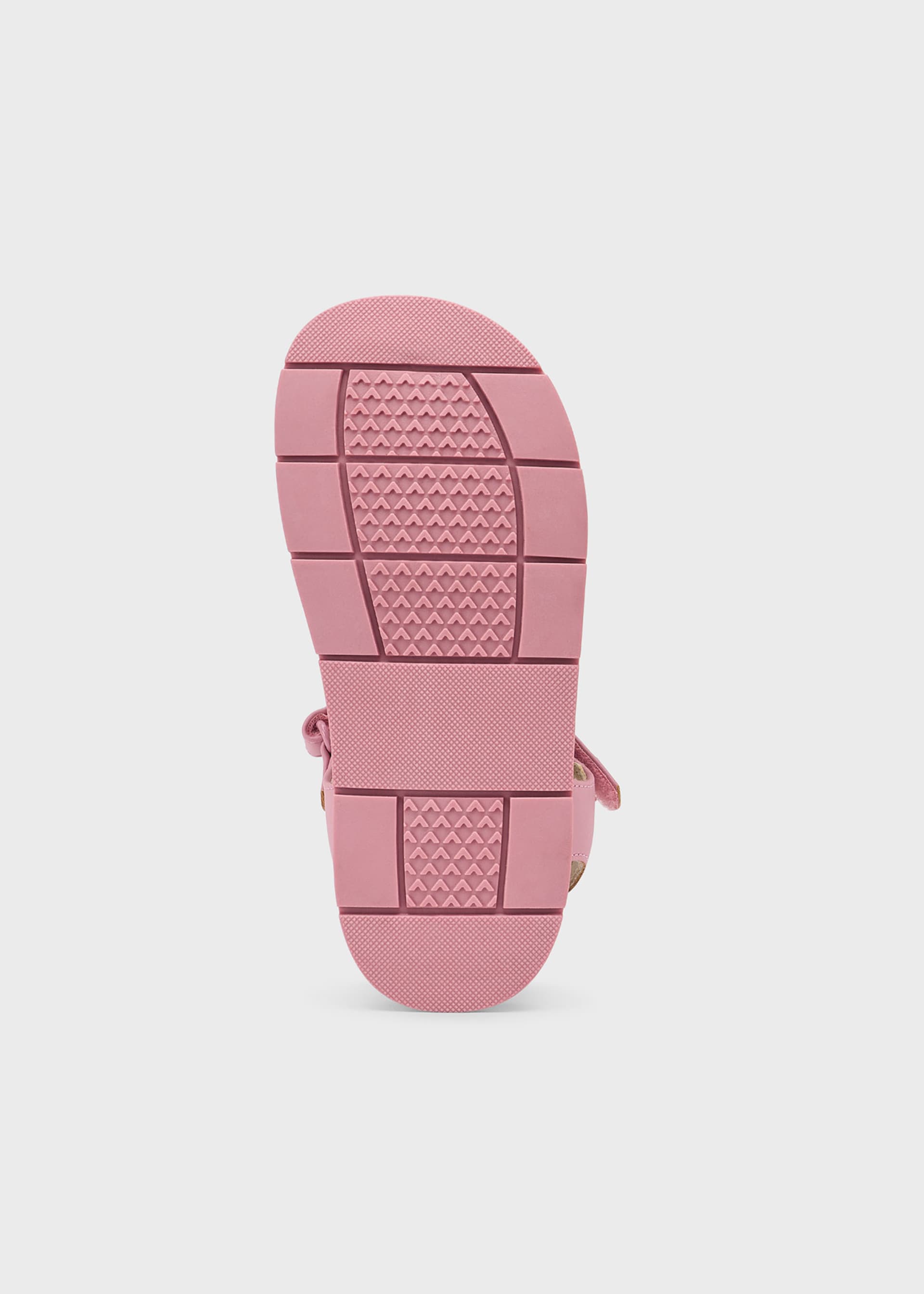 Girl sandals with serrated sole Girl sandals with serrated sole