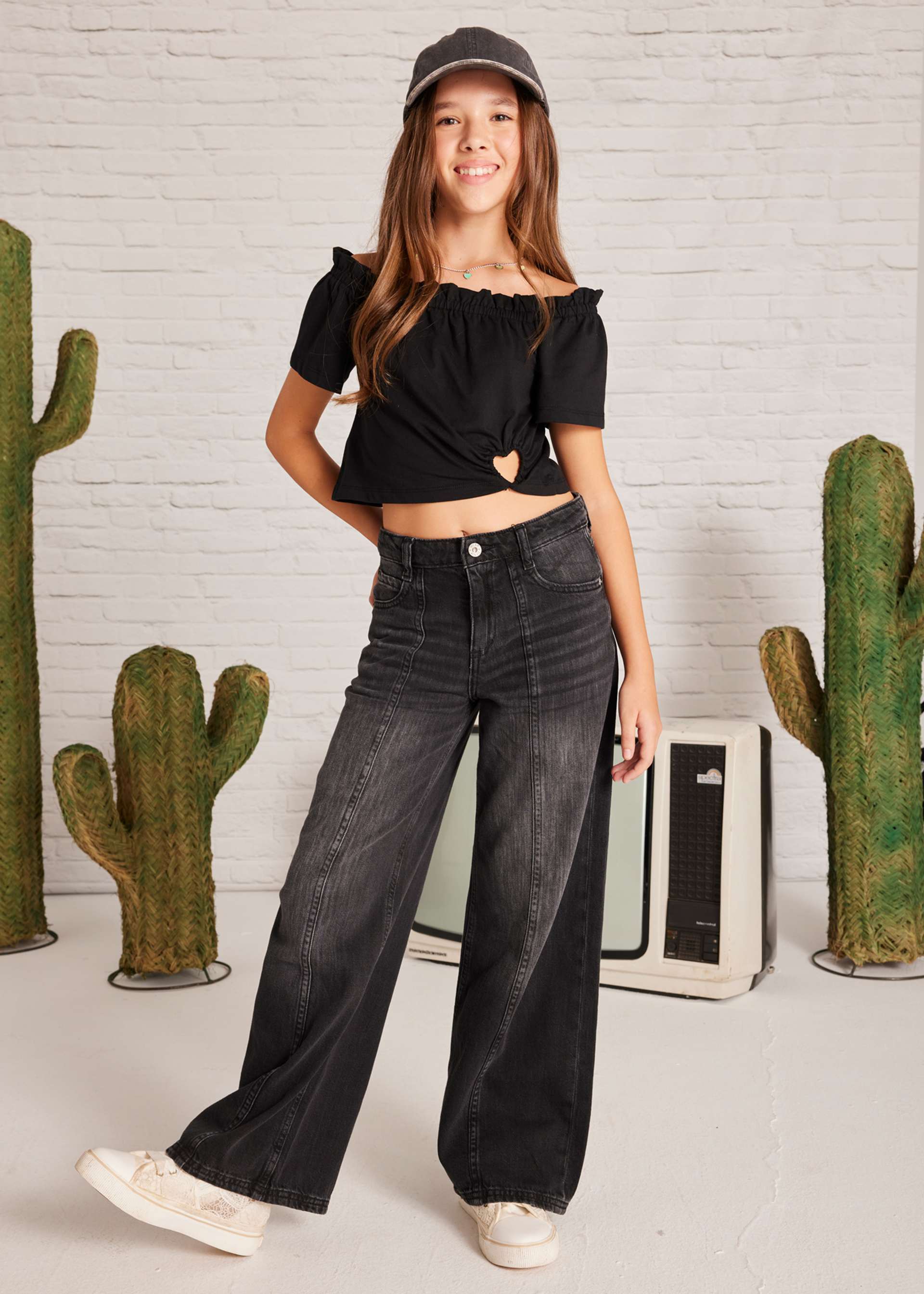 Girl heart detail top