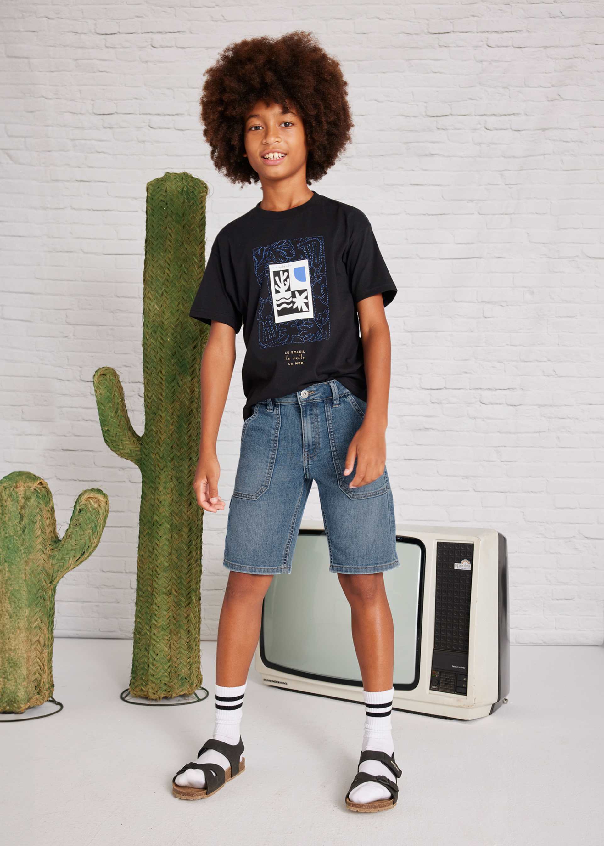 Boy Denim Shorts with Maxi Pockets Boy Denim Shorts with Maxi Pockets