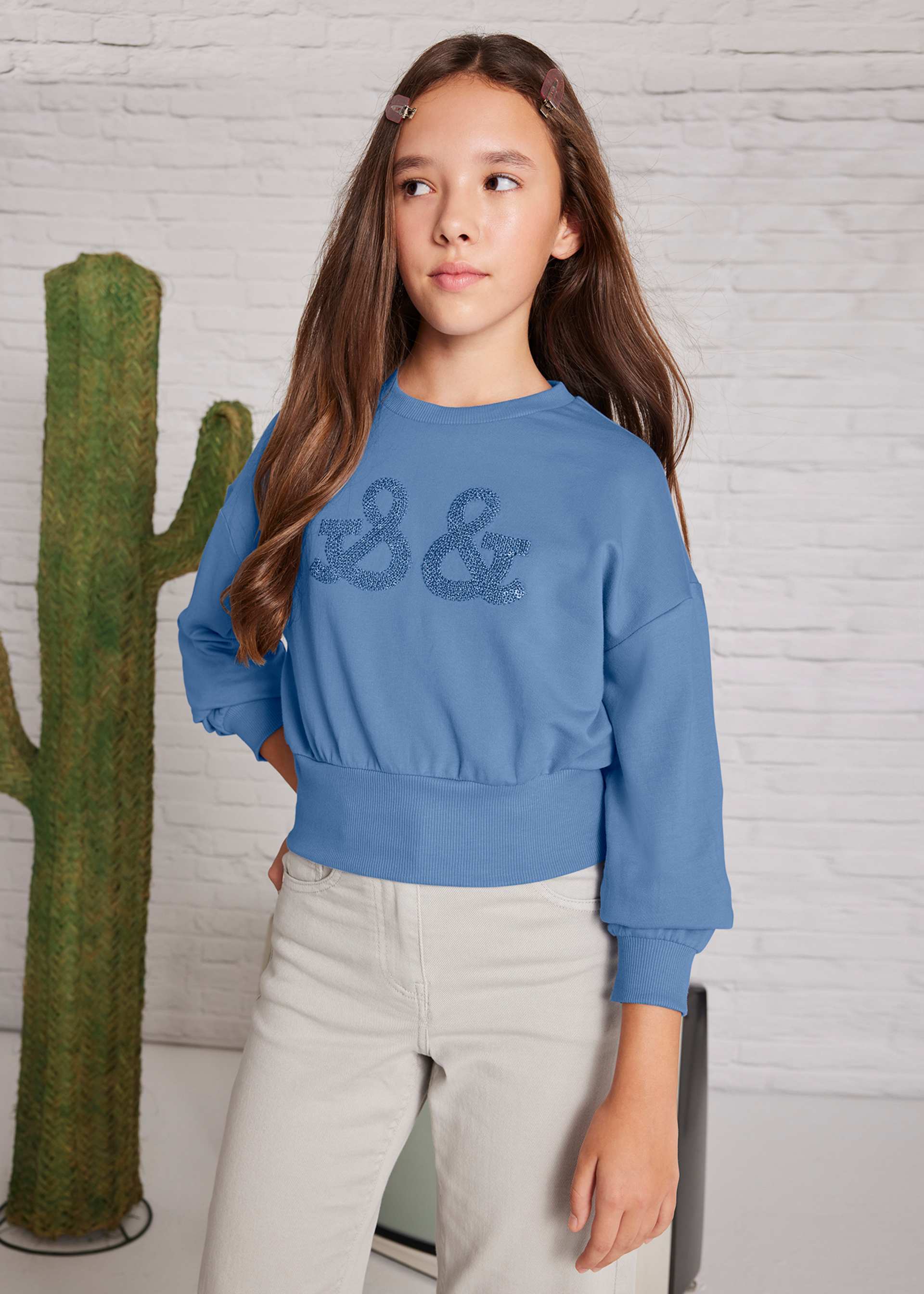 Girl embroidered sweatshirt Girl embroidered sweatshirt