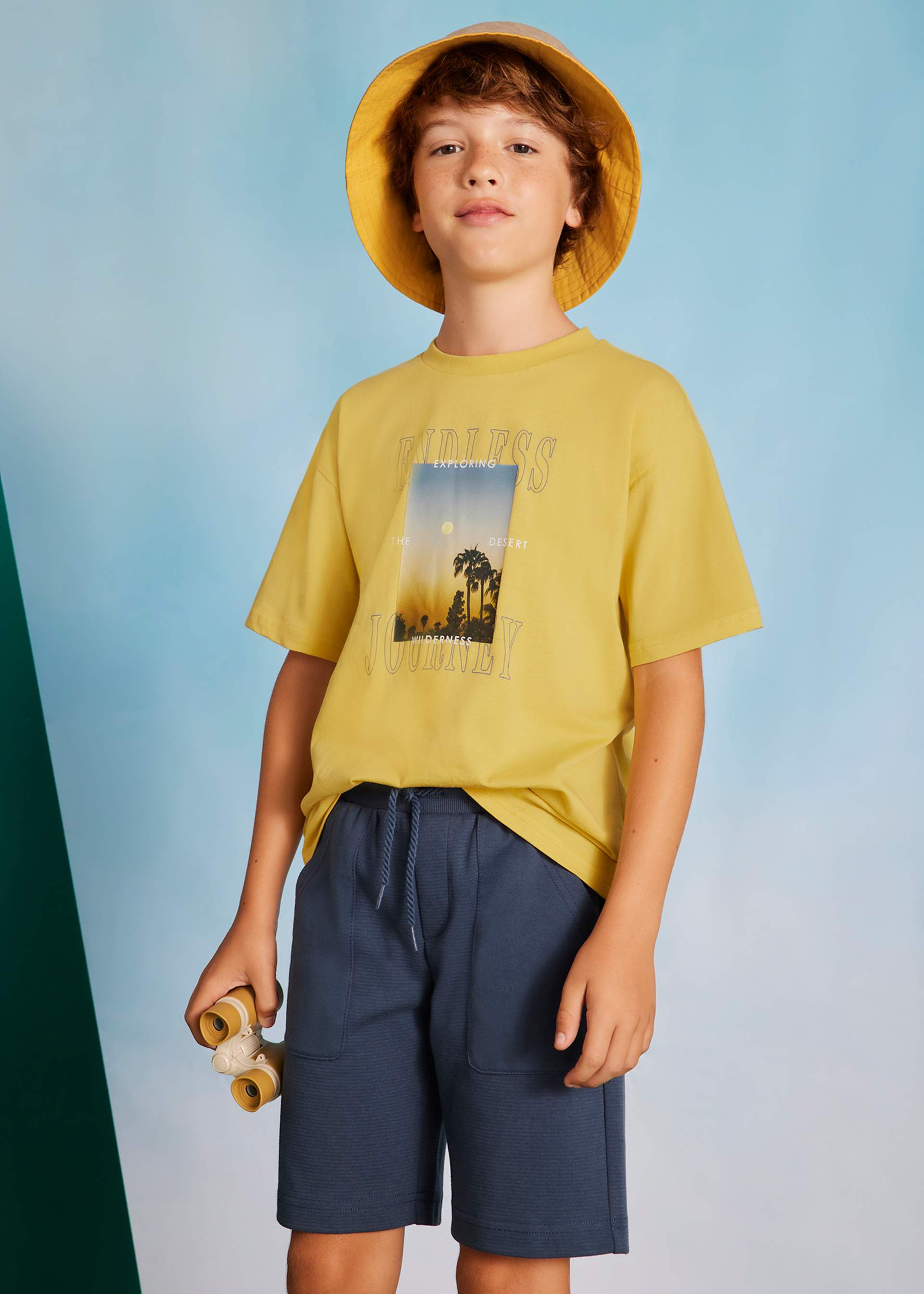 Conjunto bermuda y playera palmeras chico