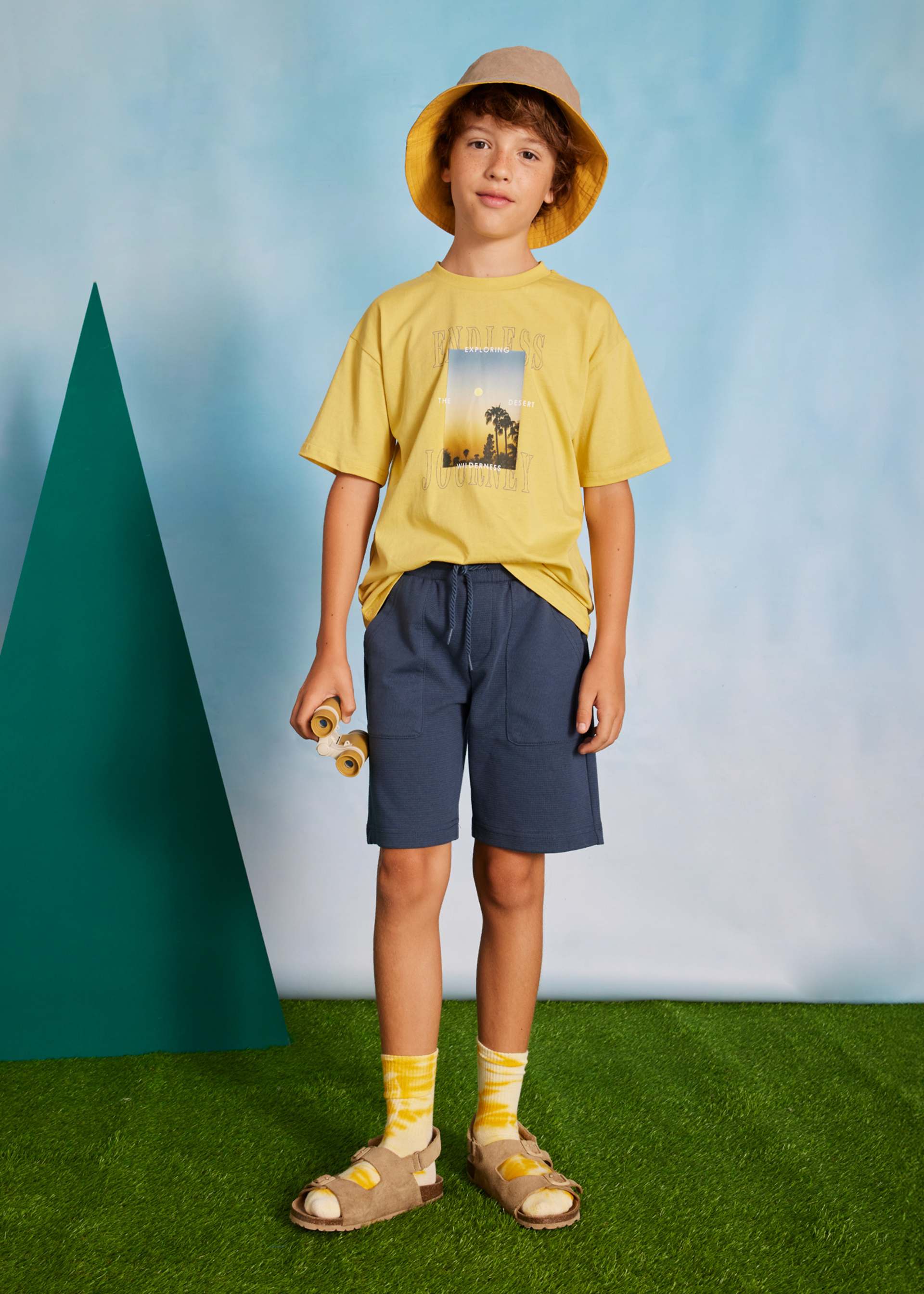 Conjunto bermuda y playera palmeras chico