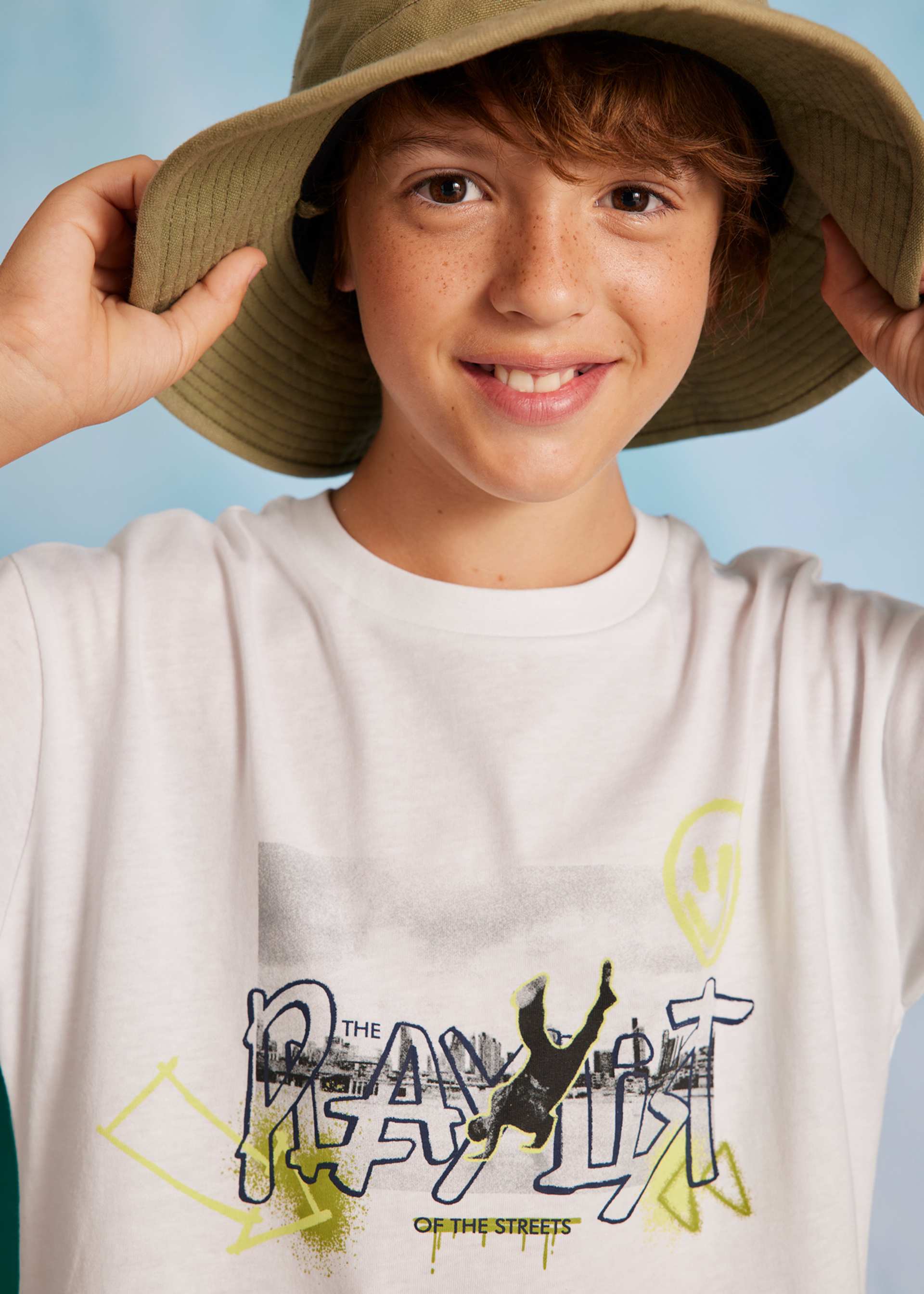 Conjunto bermuda y playera urbana chico