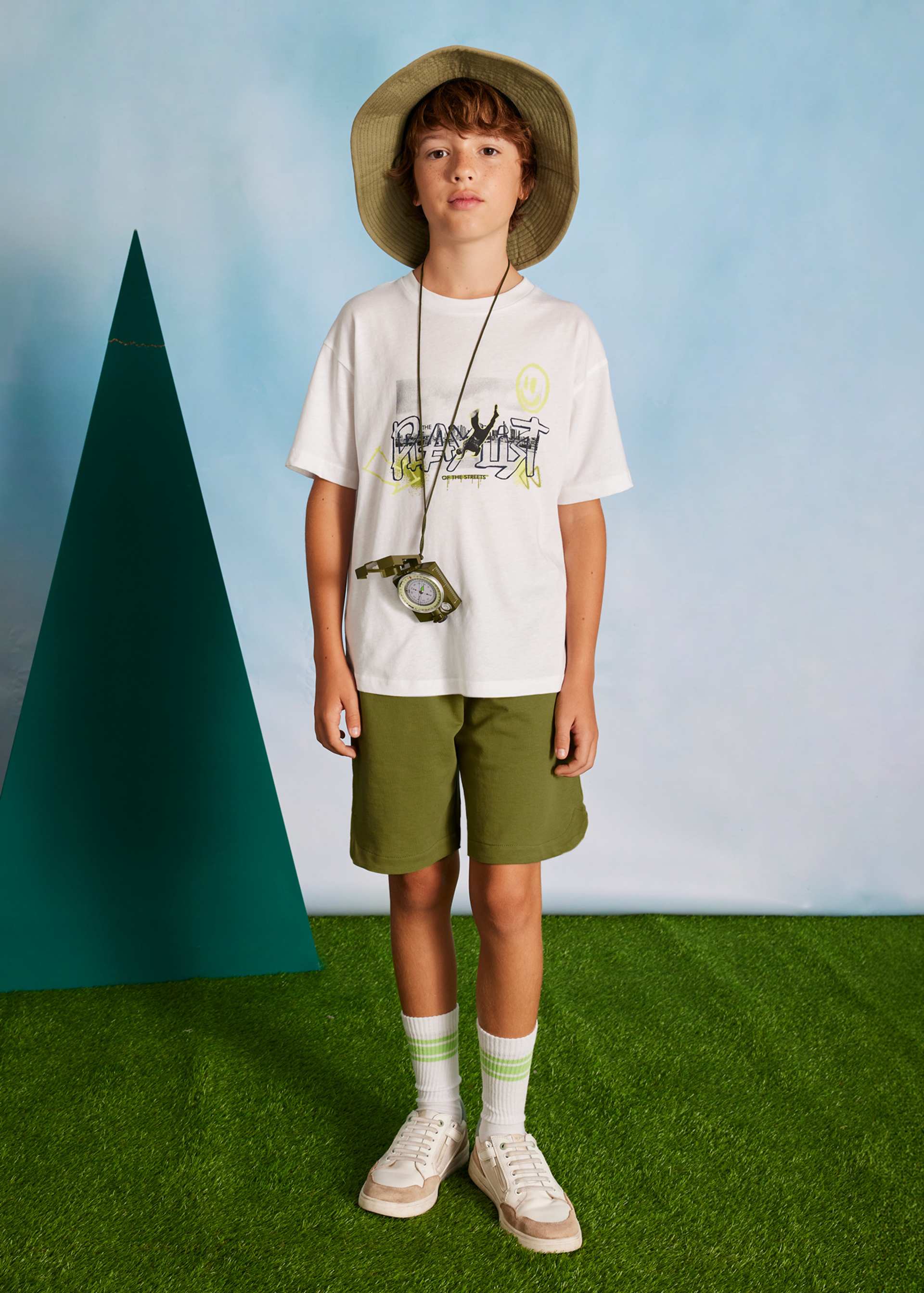 Conjunto bermuda y playera urbana chico