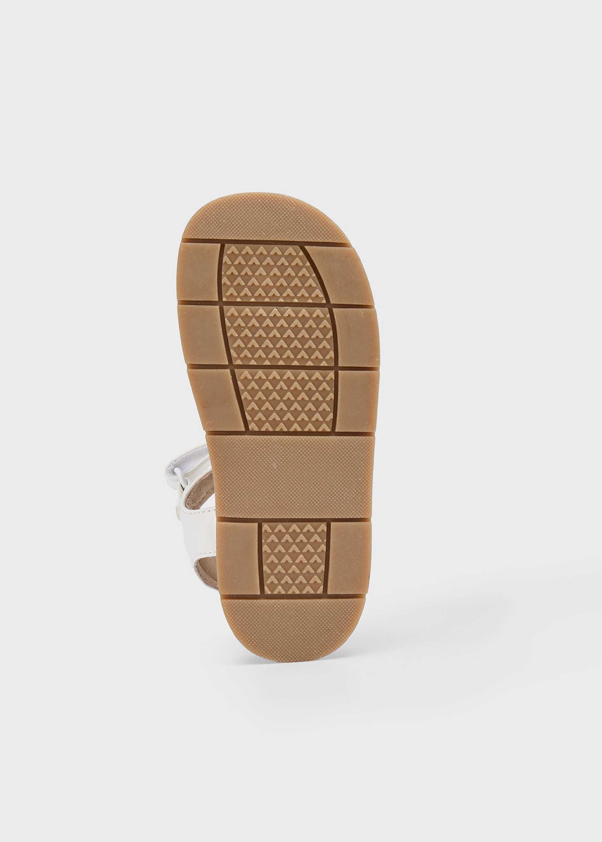 Girl sandals with serrated sole Girl sandals with serrated sole