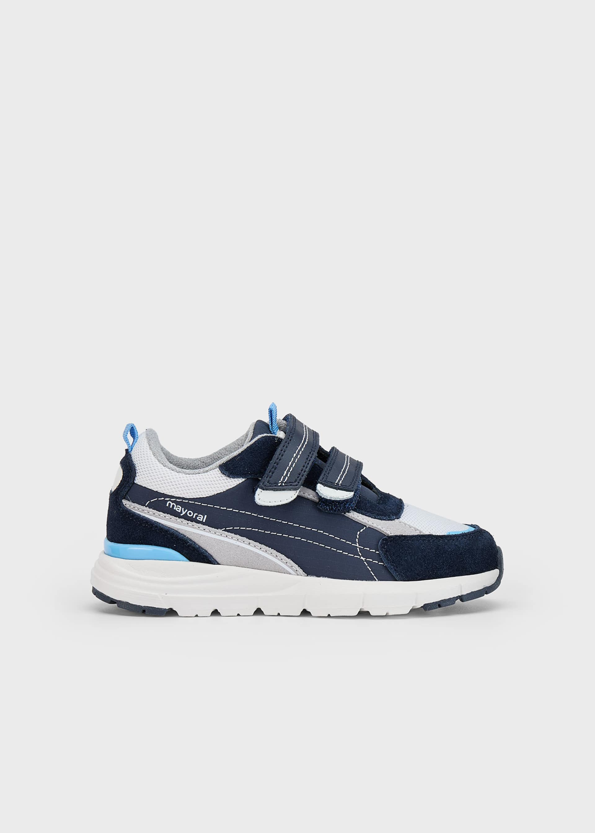 Unisex trainers with serrated sole Unisex trainers with serrated sole