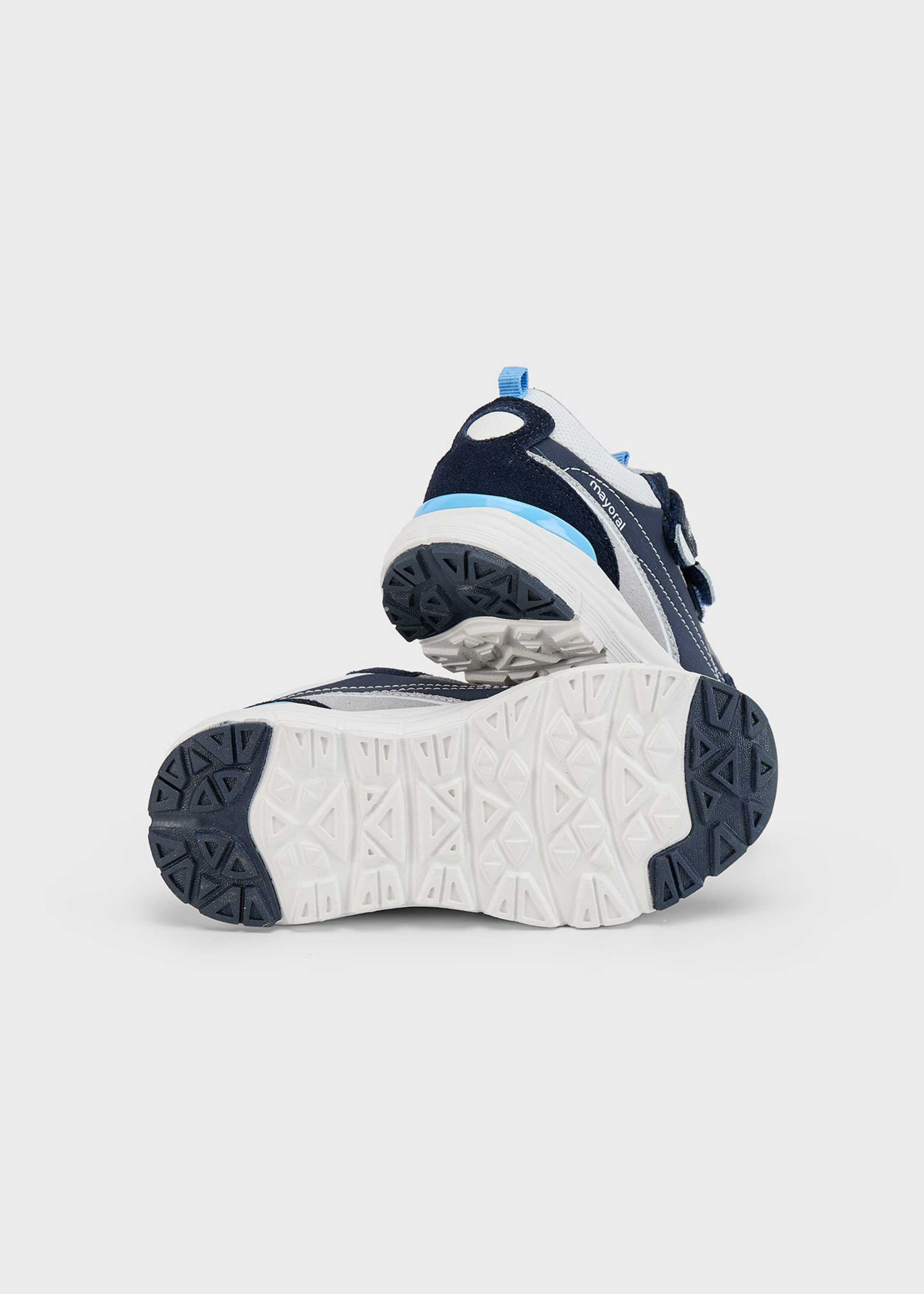 Unisex trainers with serrated sole Unisex trainers with serrated sole