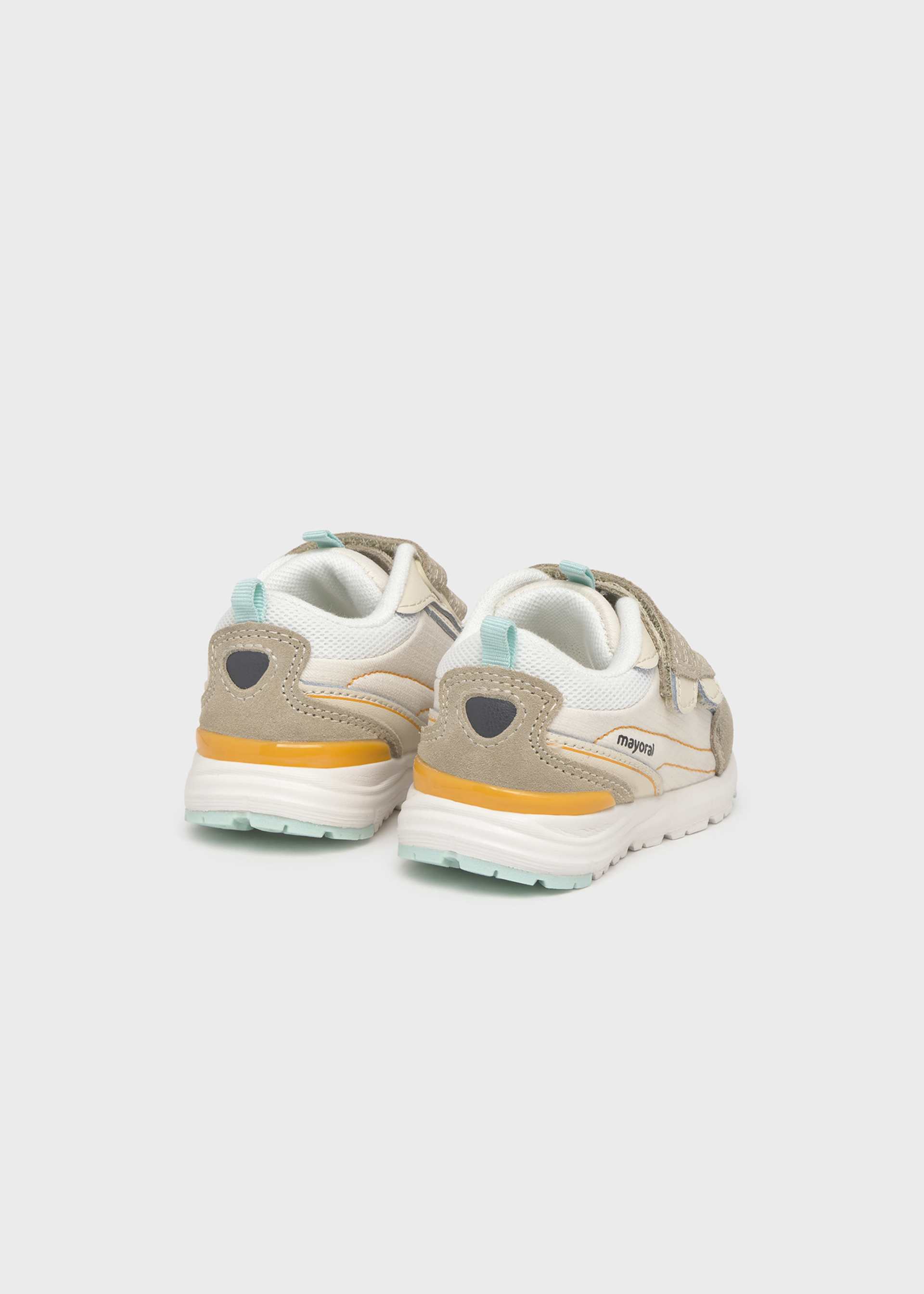 Baby trainers with serrated soles Baby trainers with serrated soles