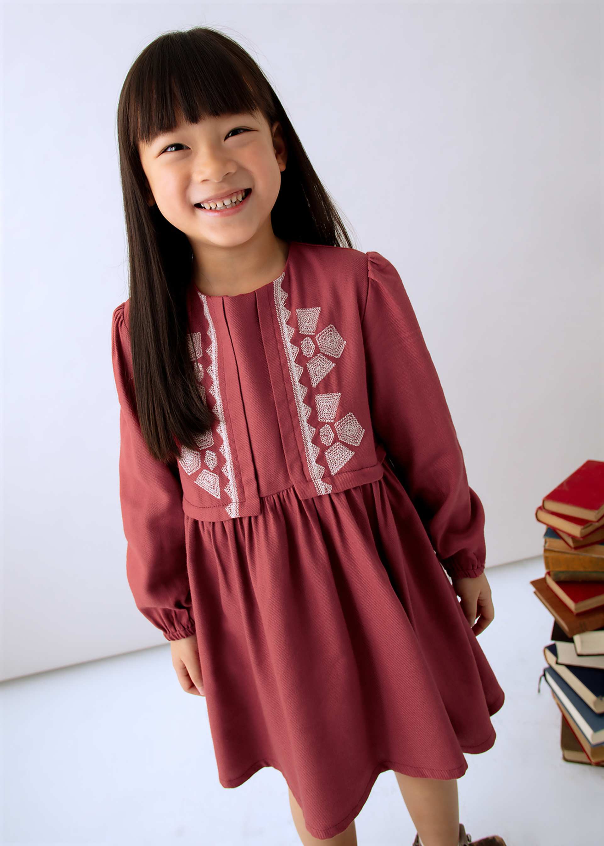 Robe avec détails brodés fille