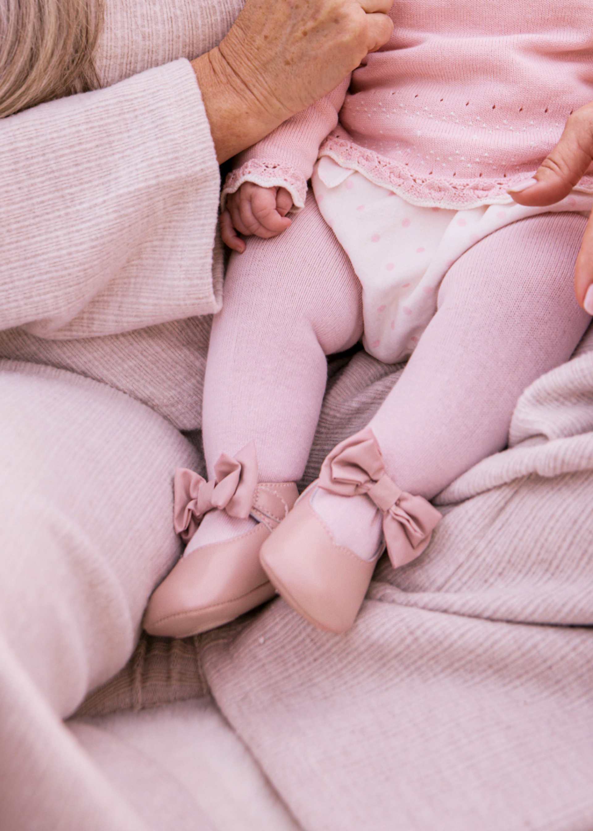 Newborn girl bow Mary Janes