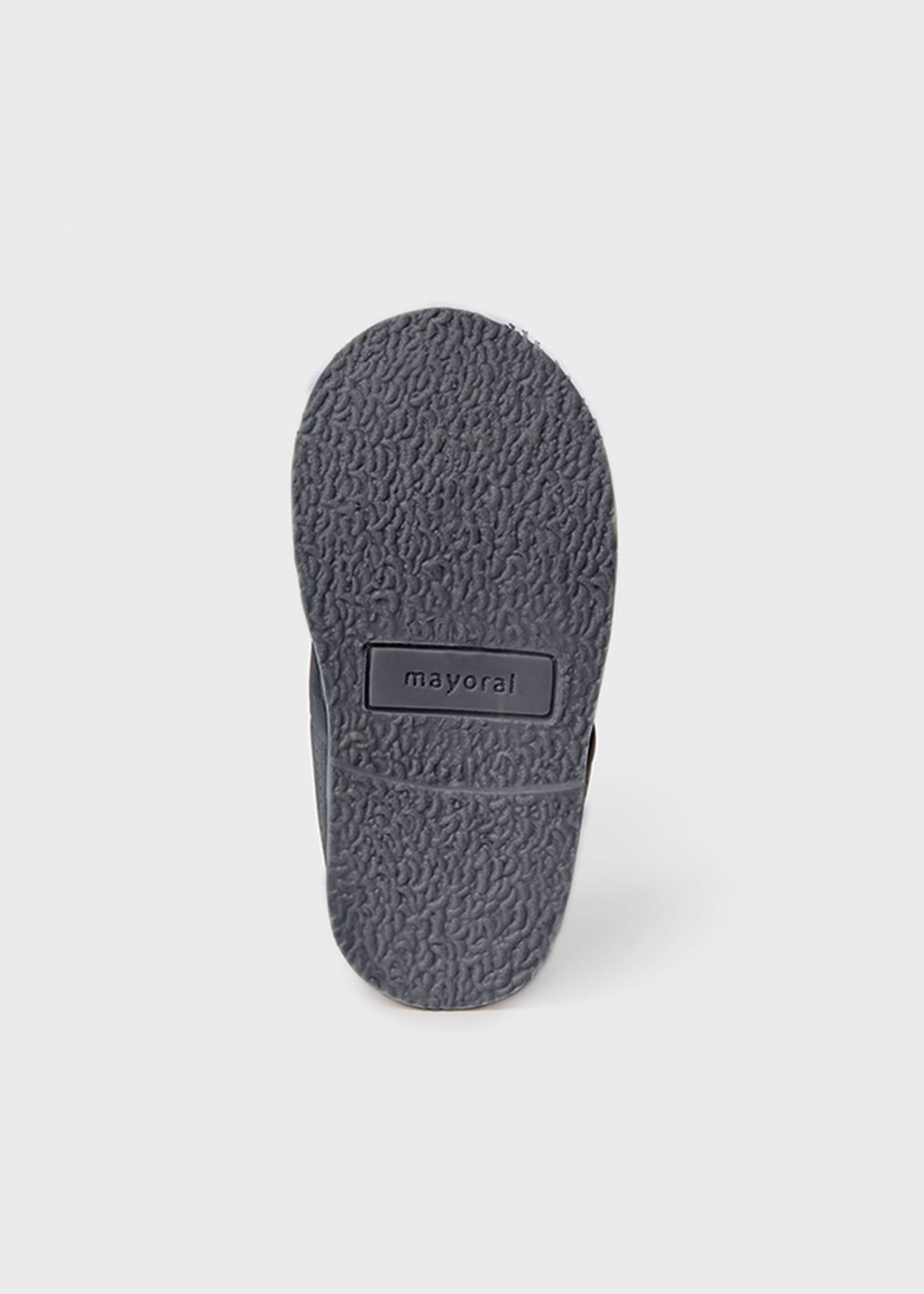 Елегантни обувки за момче