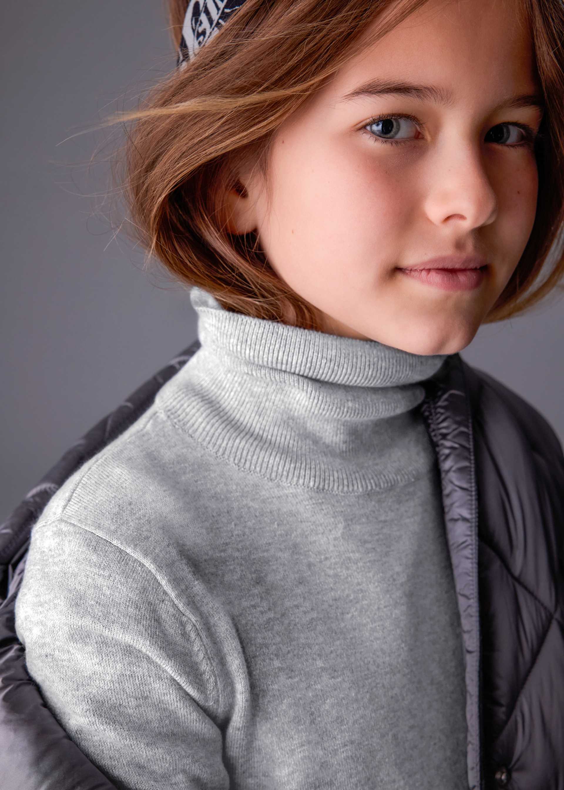 Pull col cheminée basique fille