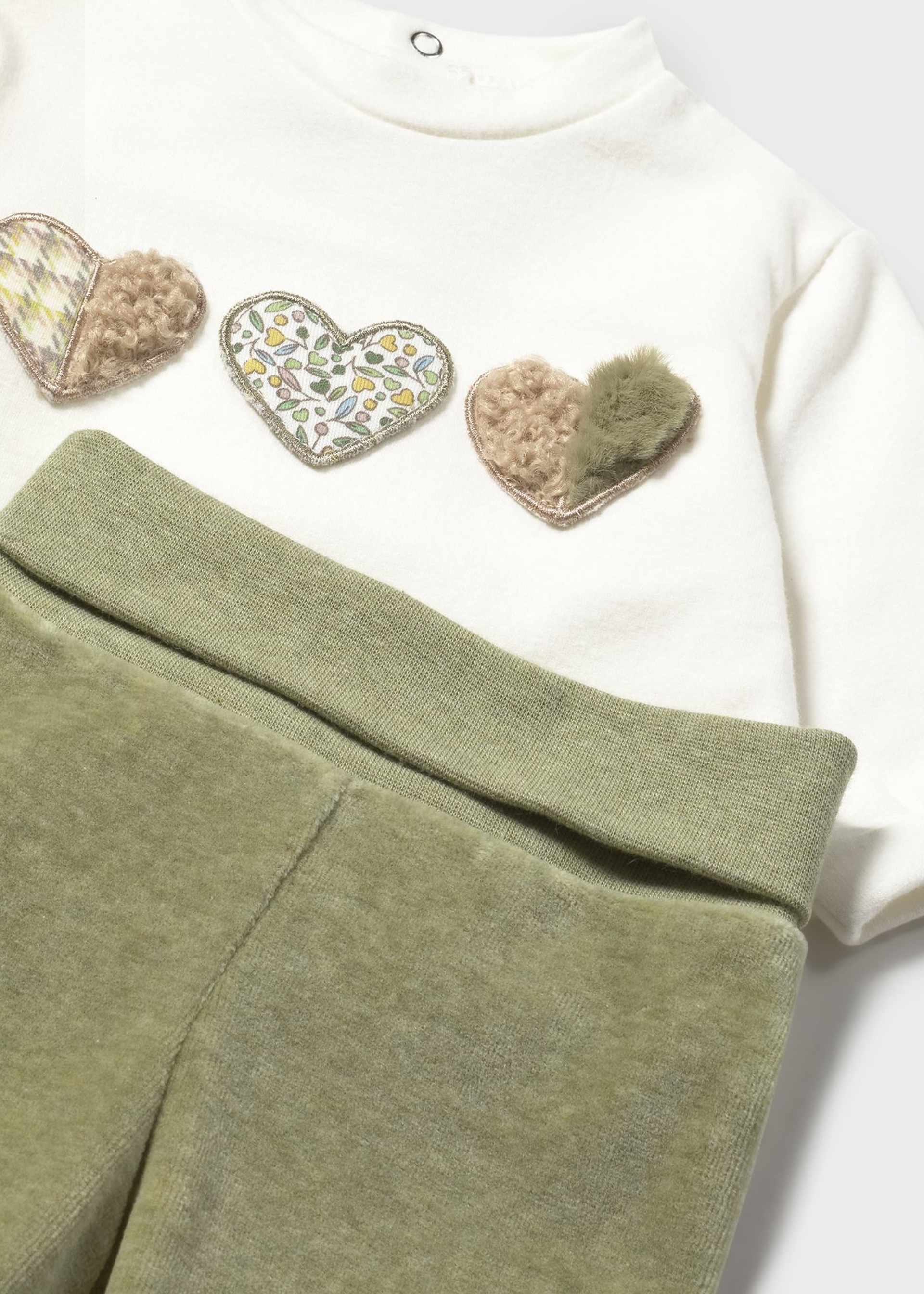 Newborn girl's leggings and sweatshirt set