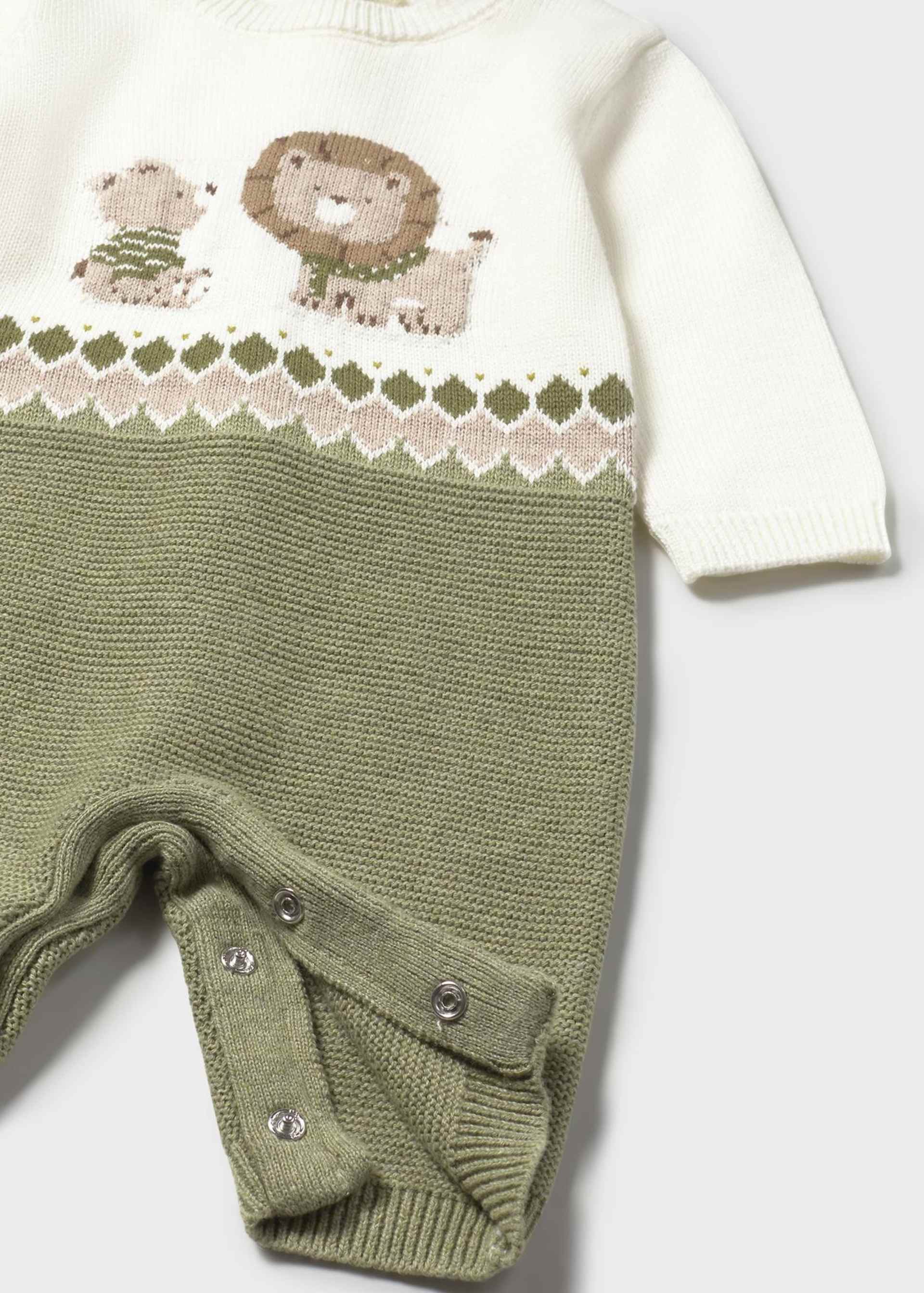 Newborn knitted romper Newborn knitted romper