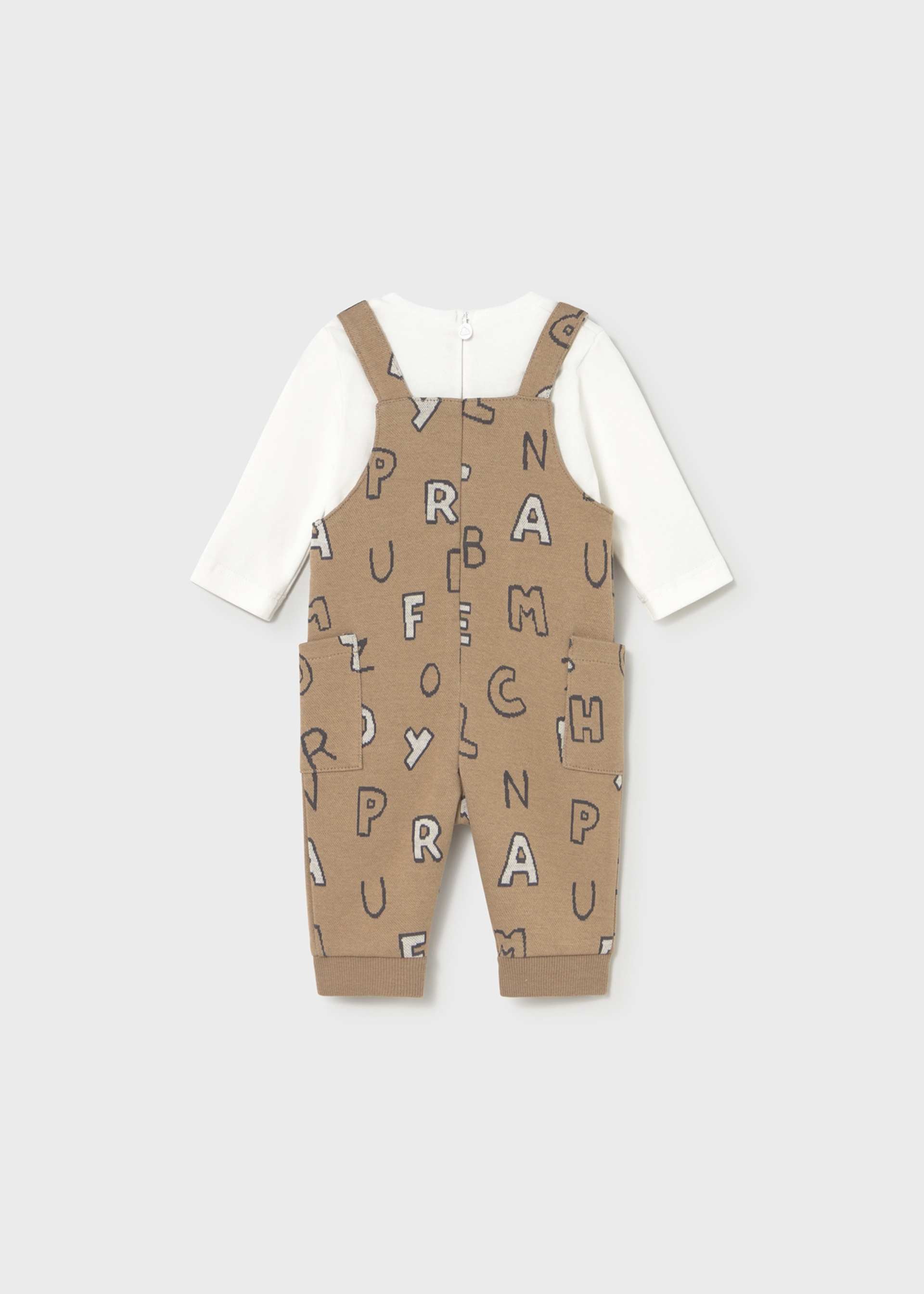 Newborn romper with letter pattern Newborn romper with letter pattern
