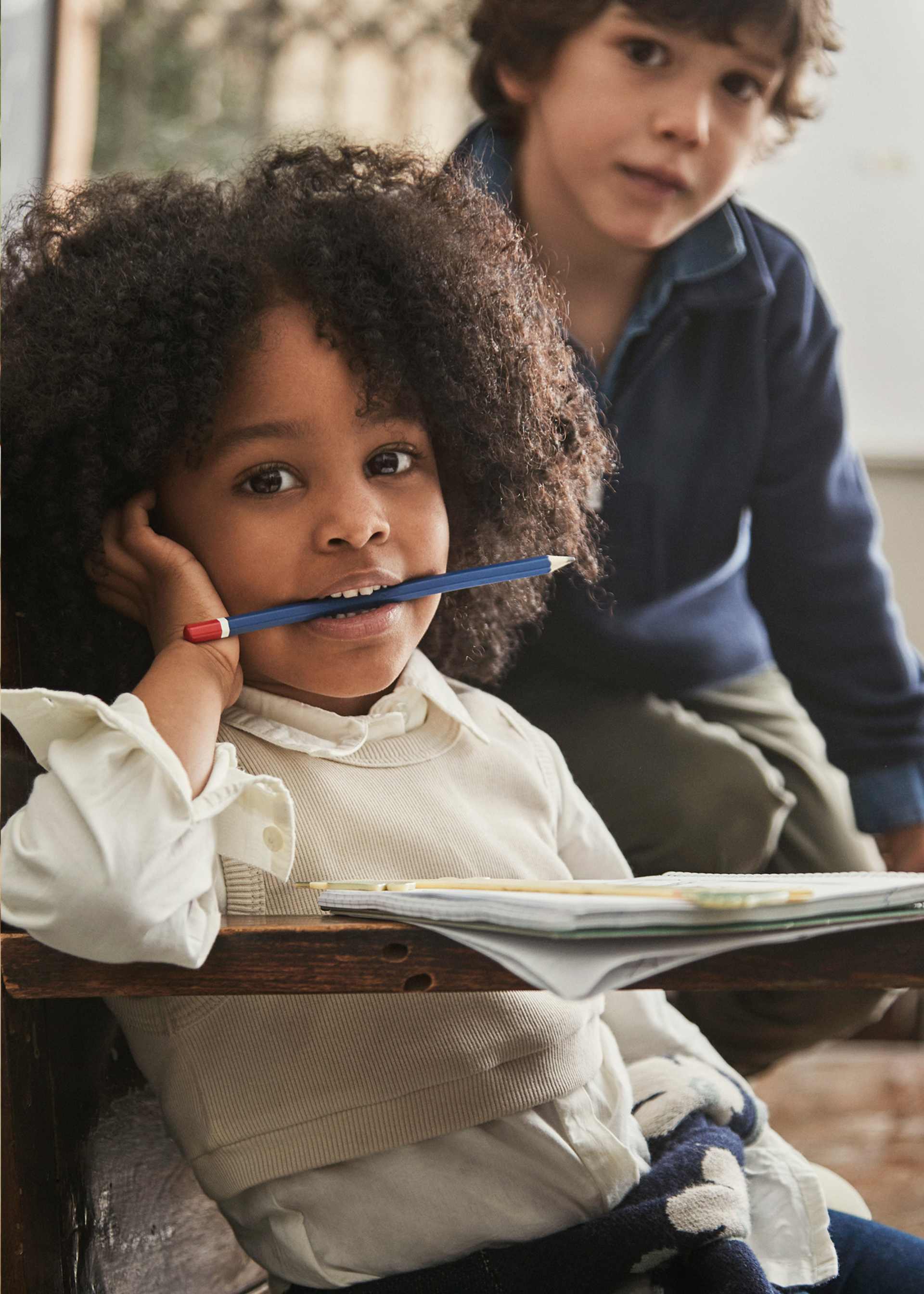 Conjunto chaleco y blusa niña