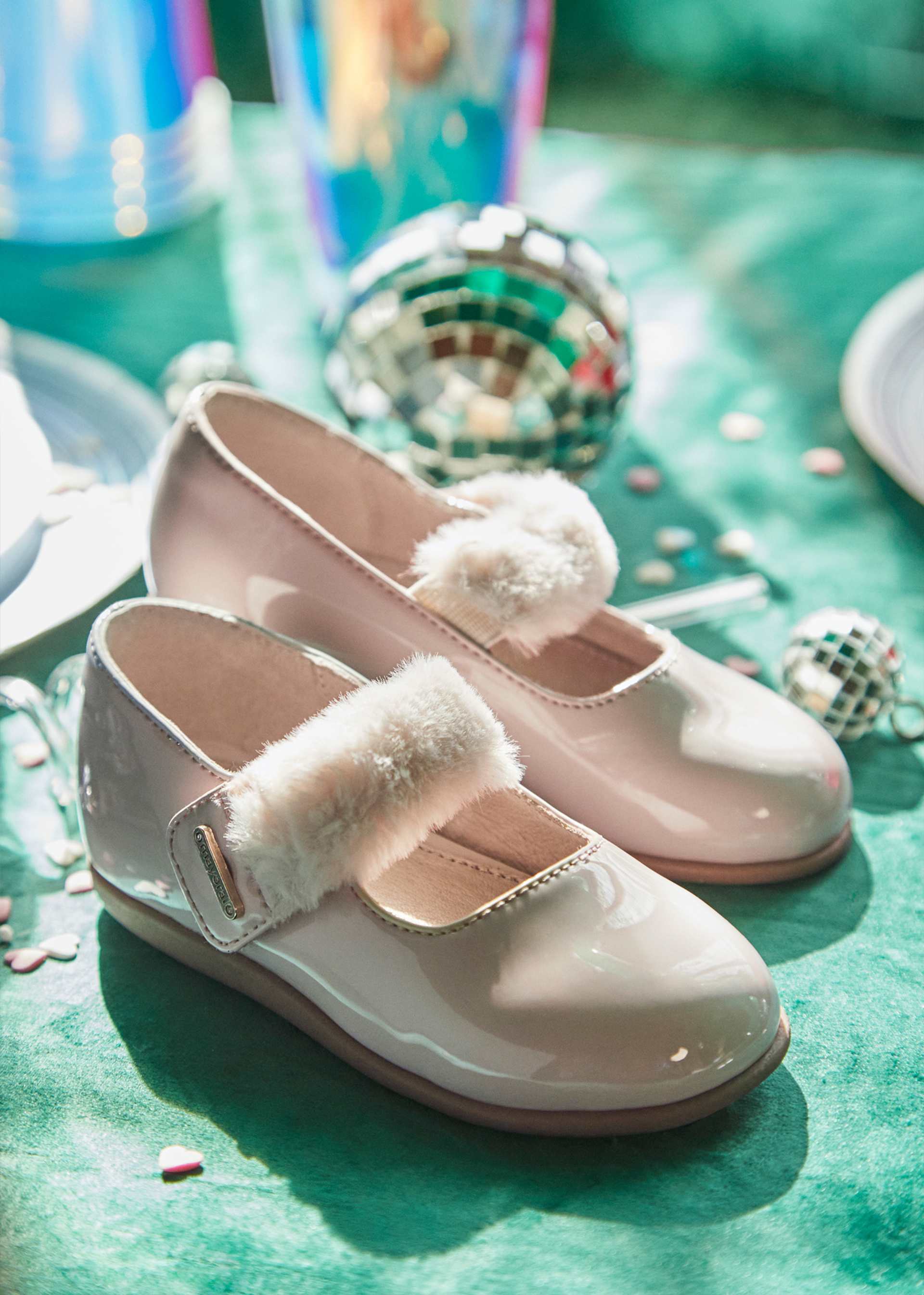 Ballerines en cuir verni bébé