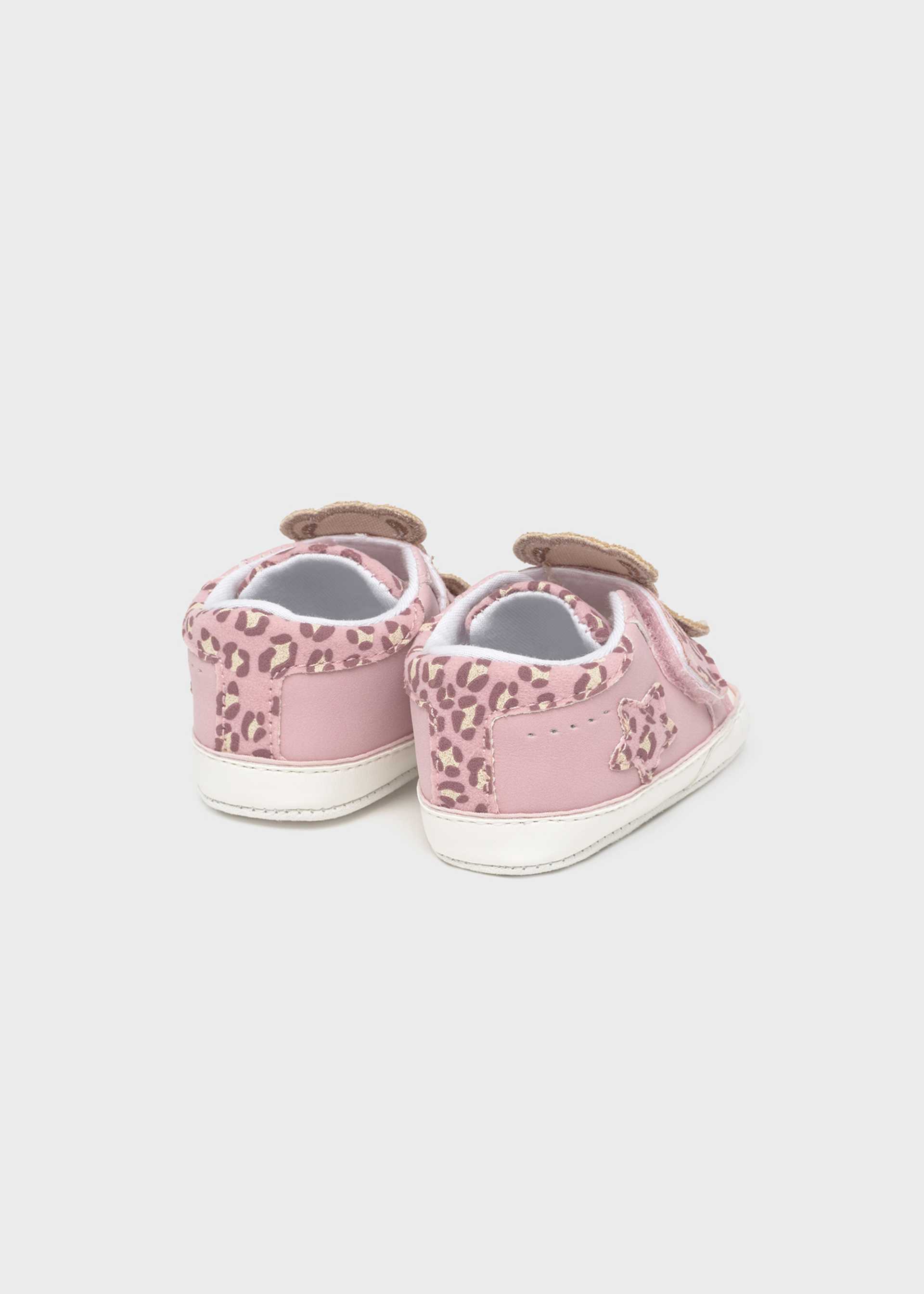 Zapatos recién nacida