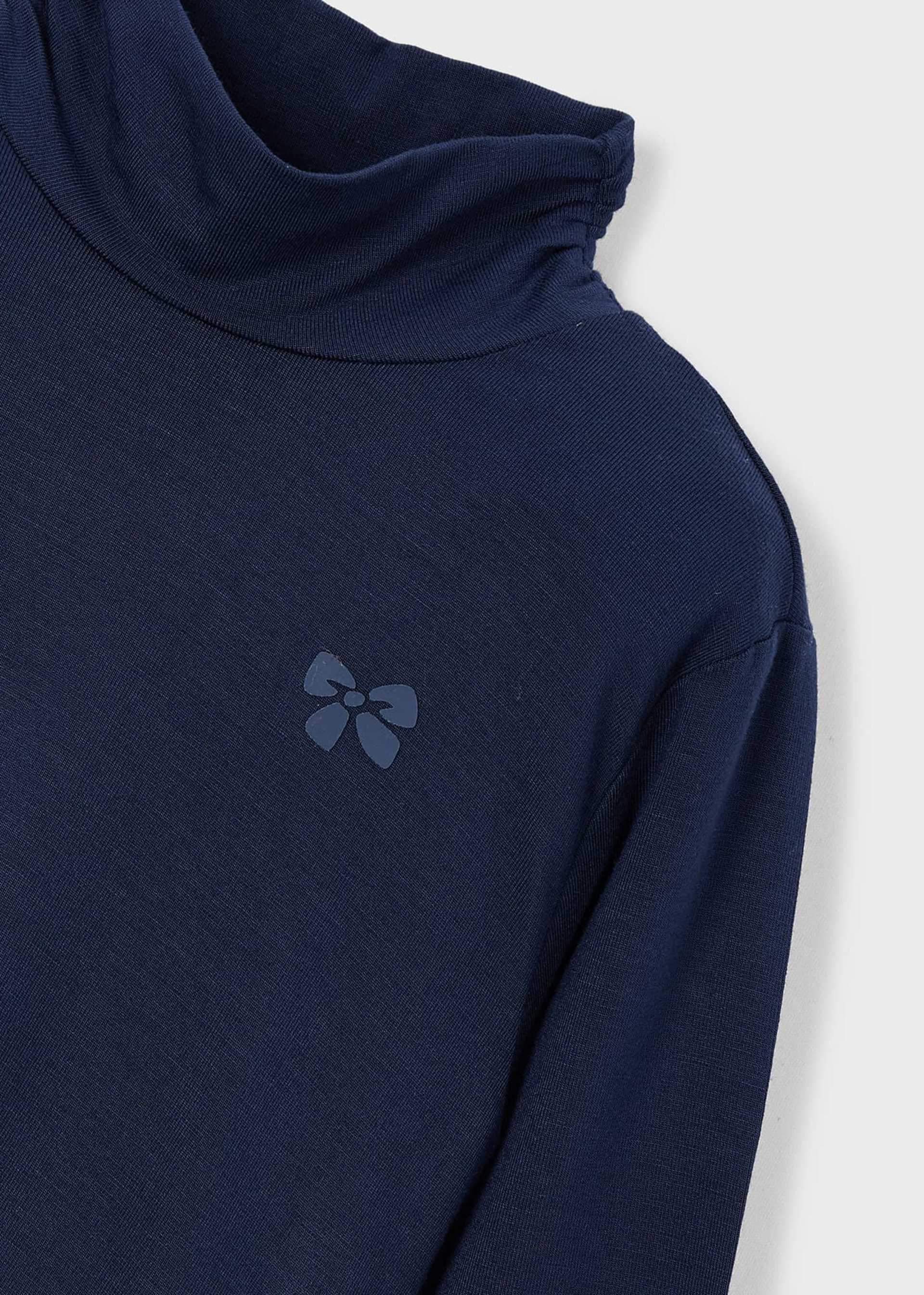 Playera cuello semi alto básica niña Playera cuello semi alto básica niña