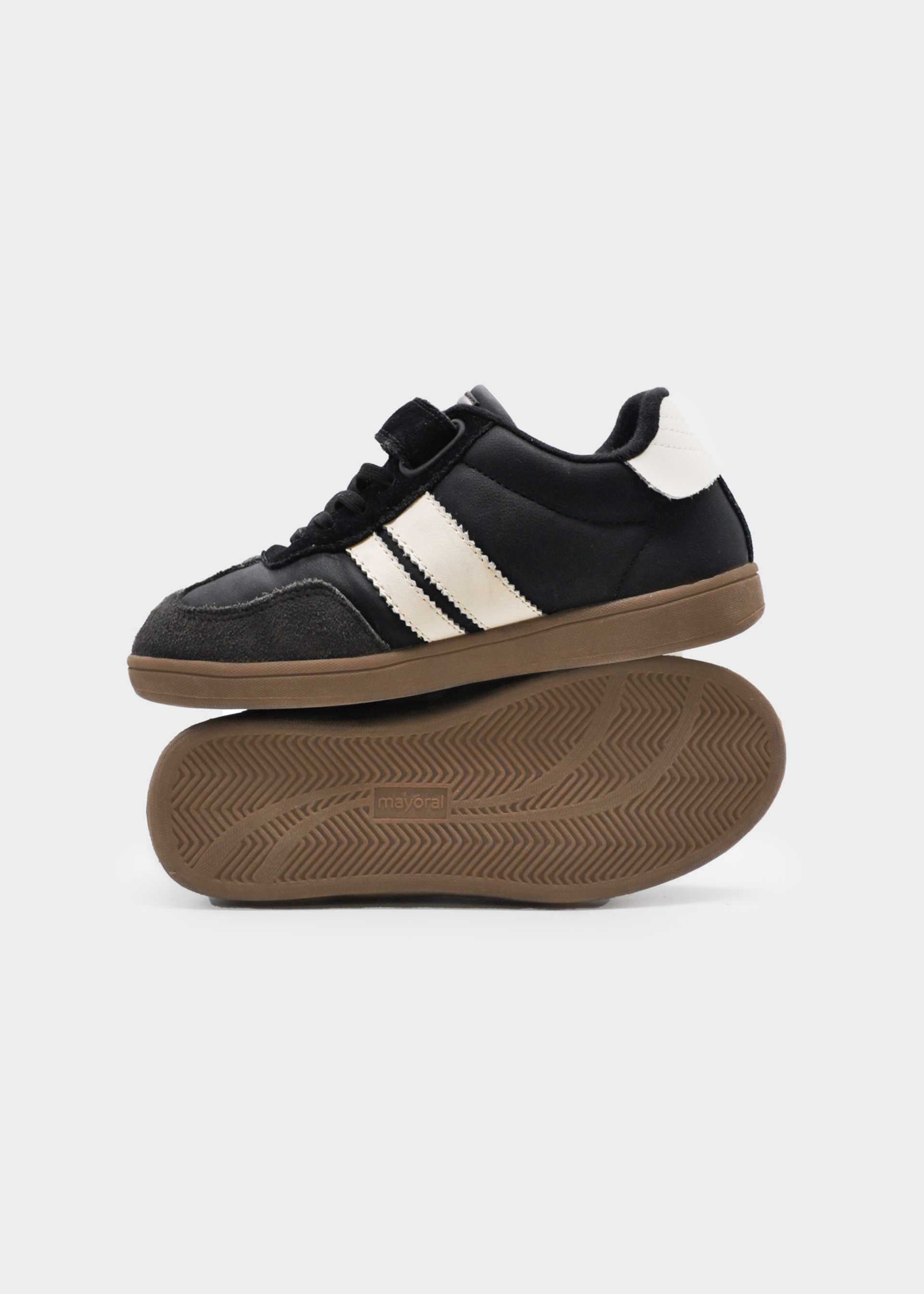 Sneakers girl Sneakers girl