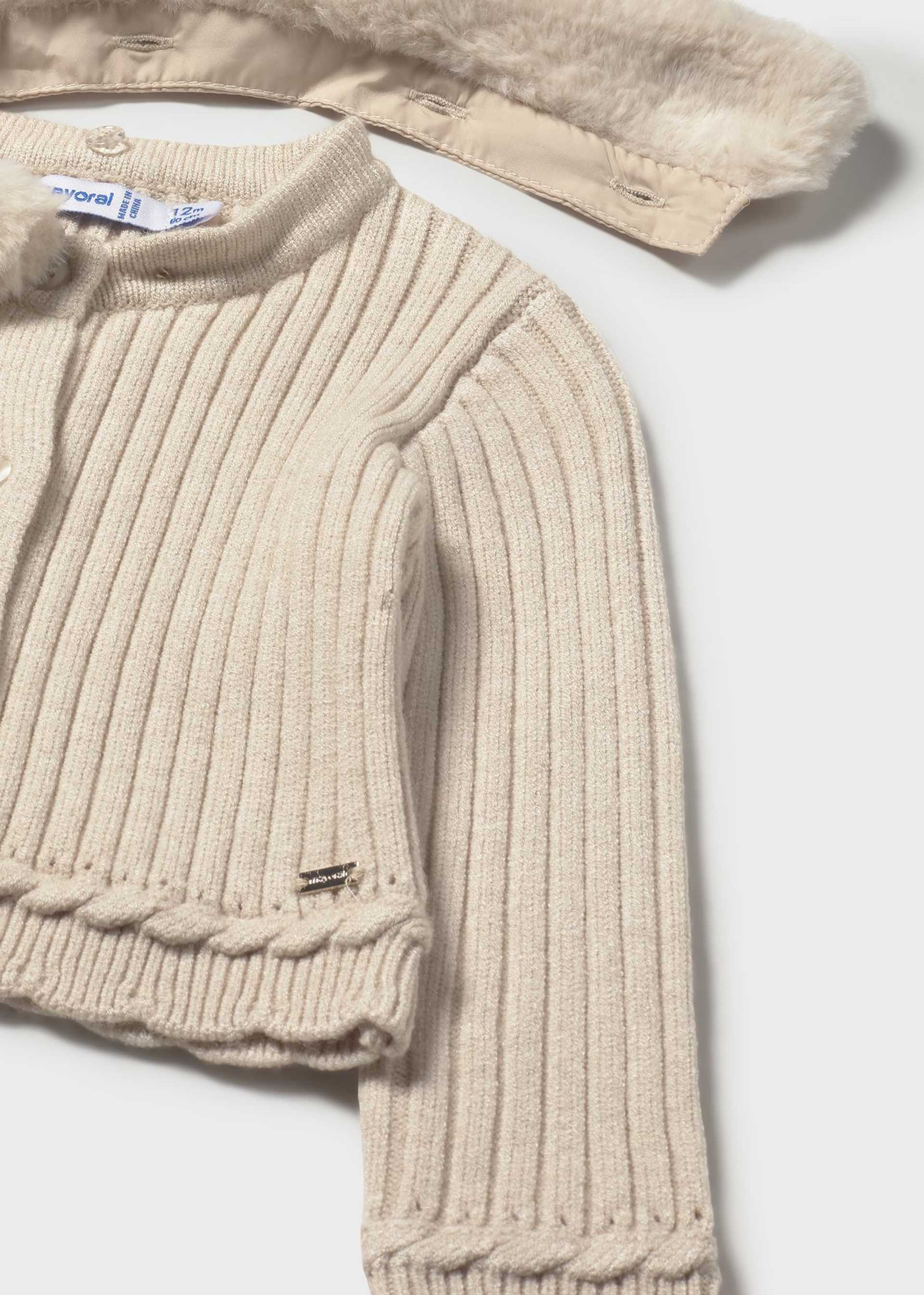 Suéter tricot cuello pelo bebé